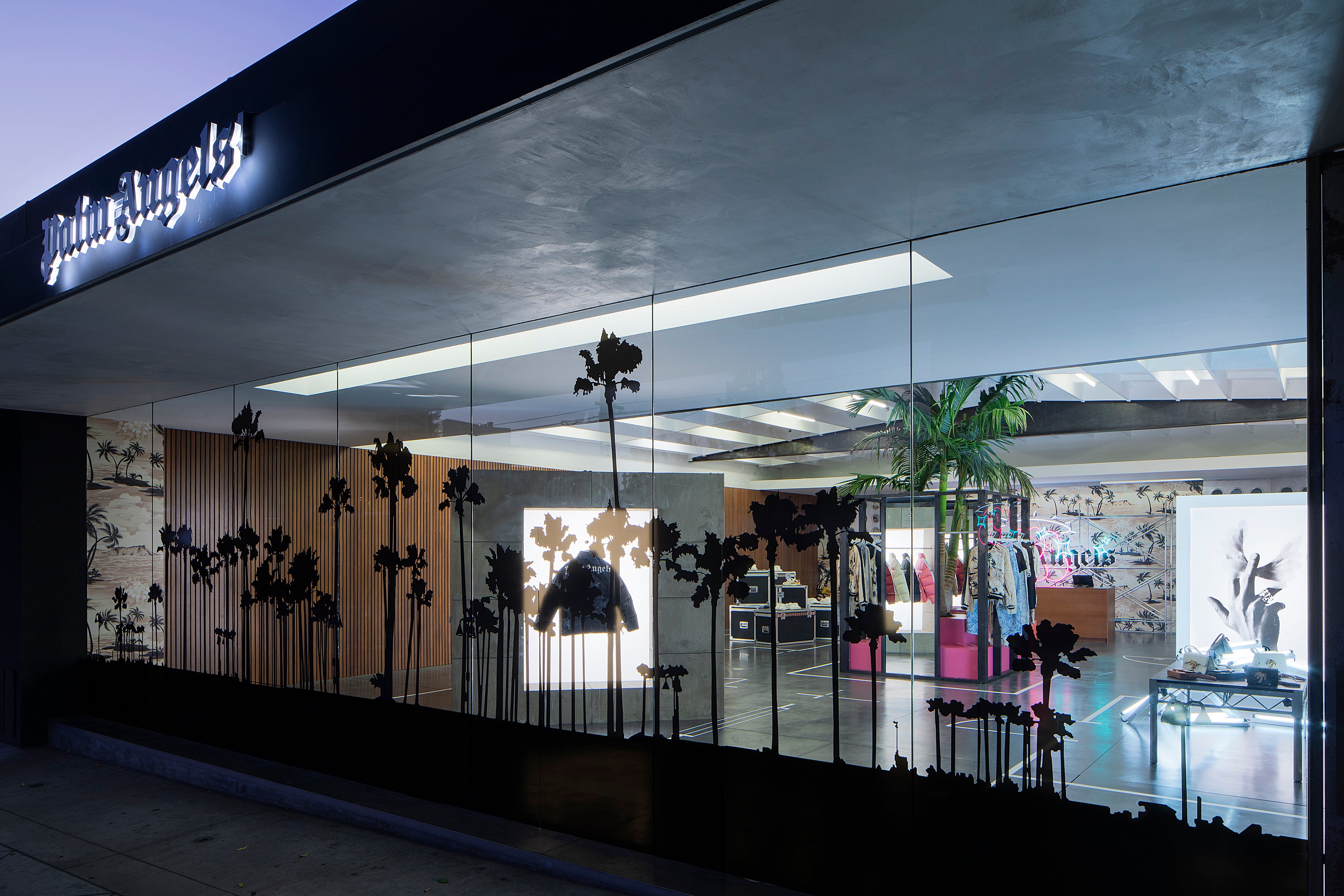 PALM ANGELS BOUTIQUE AT MAXFIELD – MAXFIELD LA