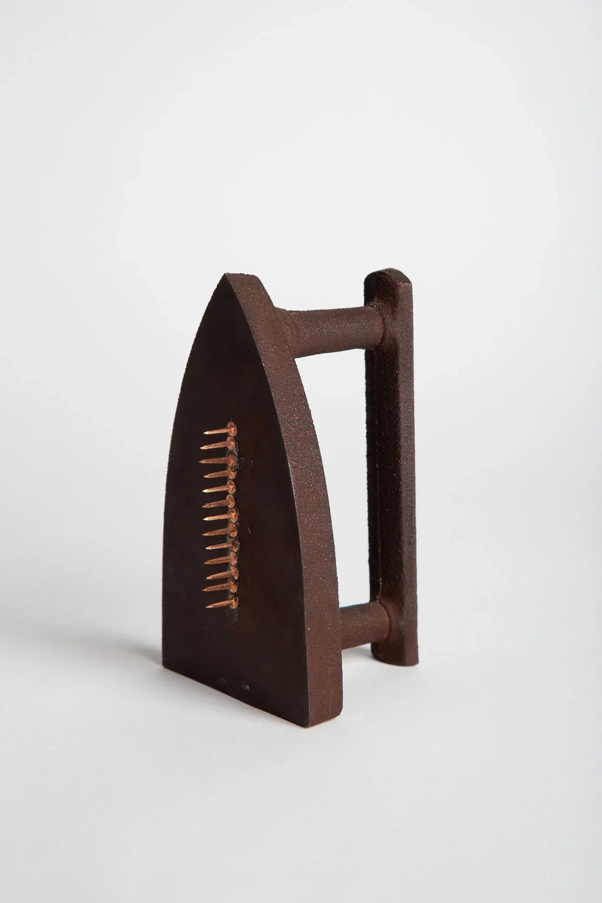 MAXFIELD PRIVATE COLLECTION | MAN RAY CADEAU 1921/1974 IRON