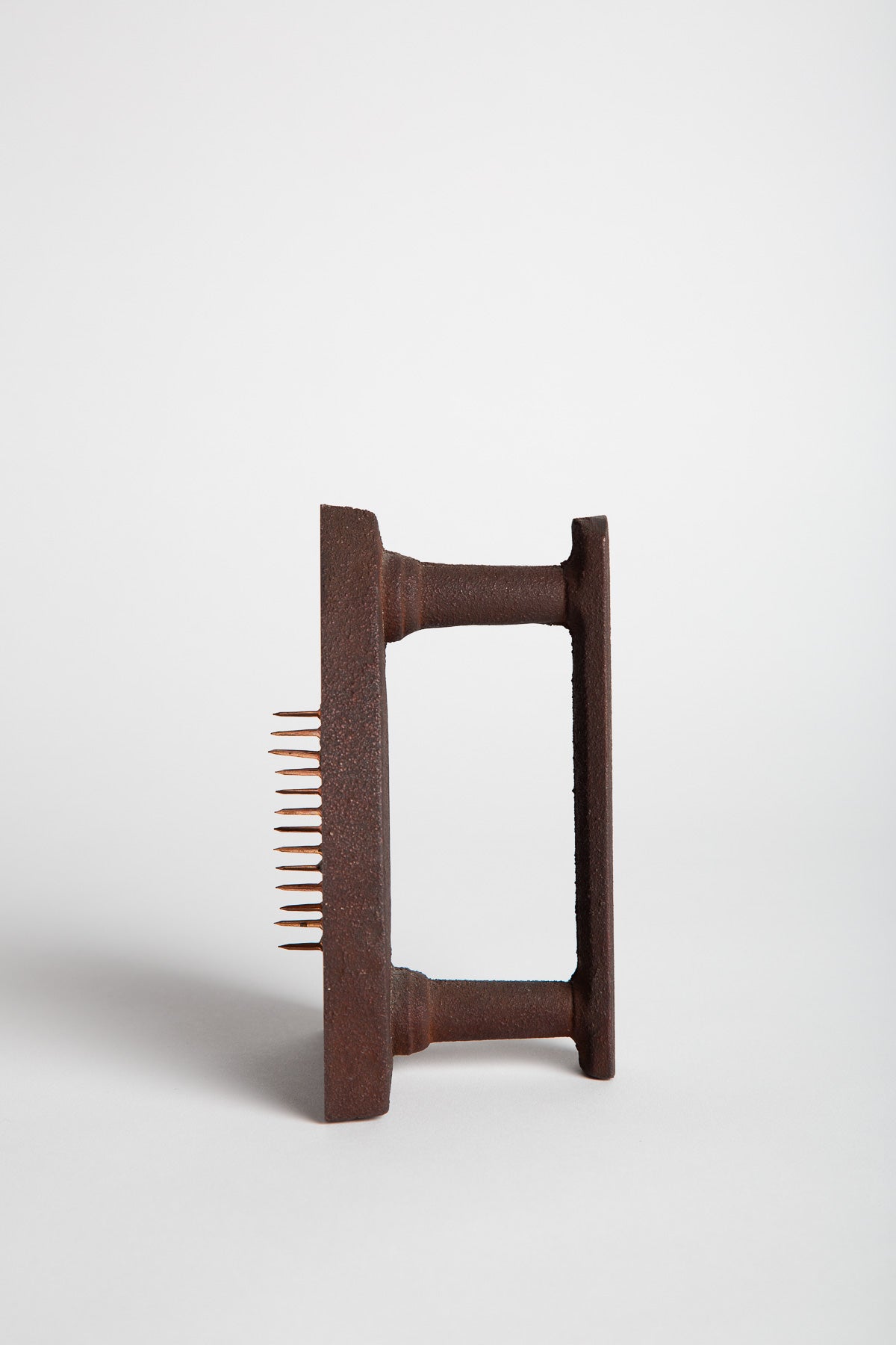 MAXFIELD PRIVATE COLLECTION | MAN RAY CADEAU 1921/1974 IRON