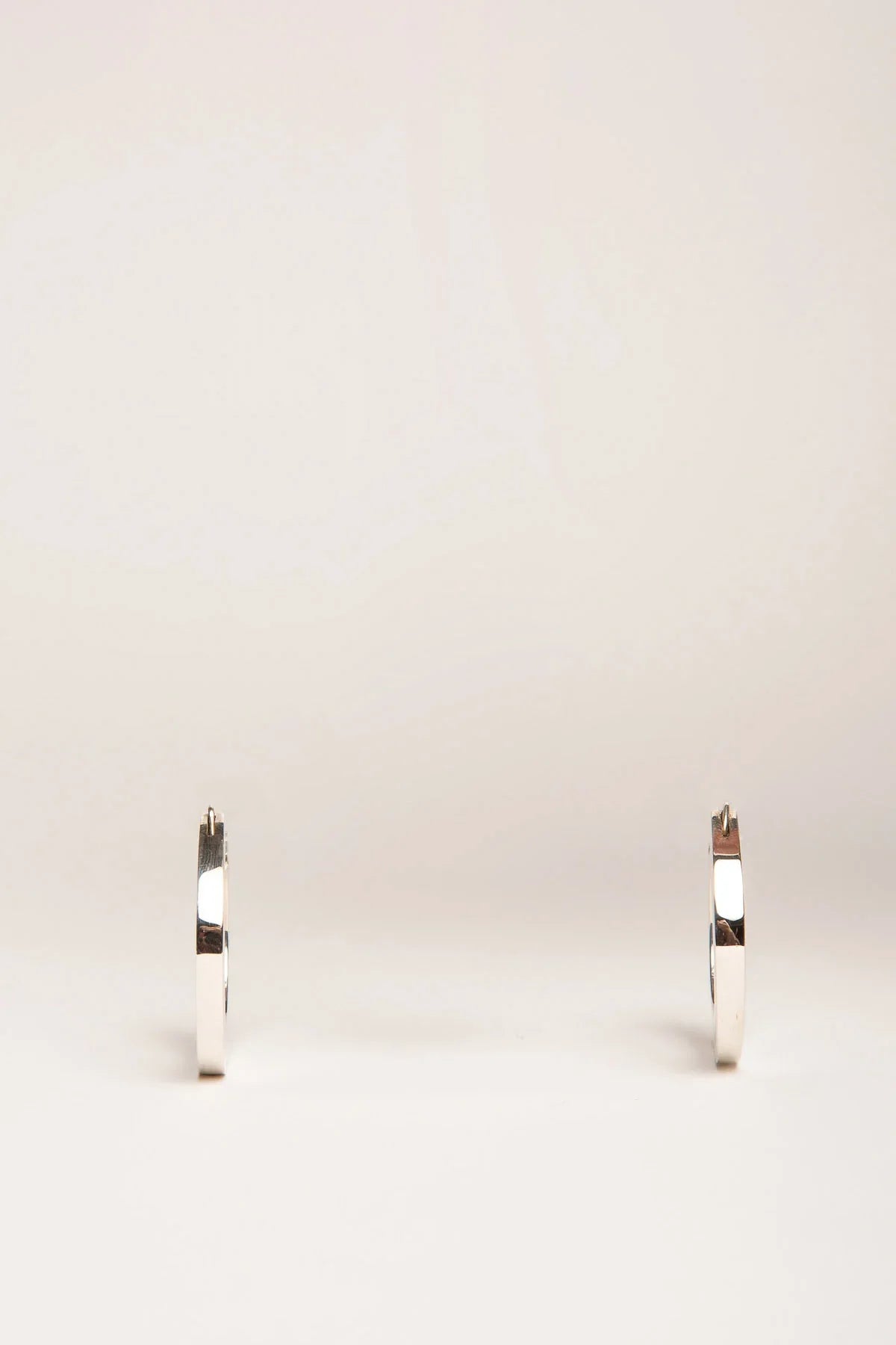 SOPHIE BUHAI | MEDIUM FLAT HOOP EARRINGS