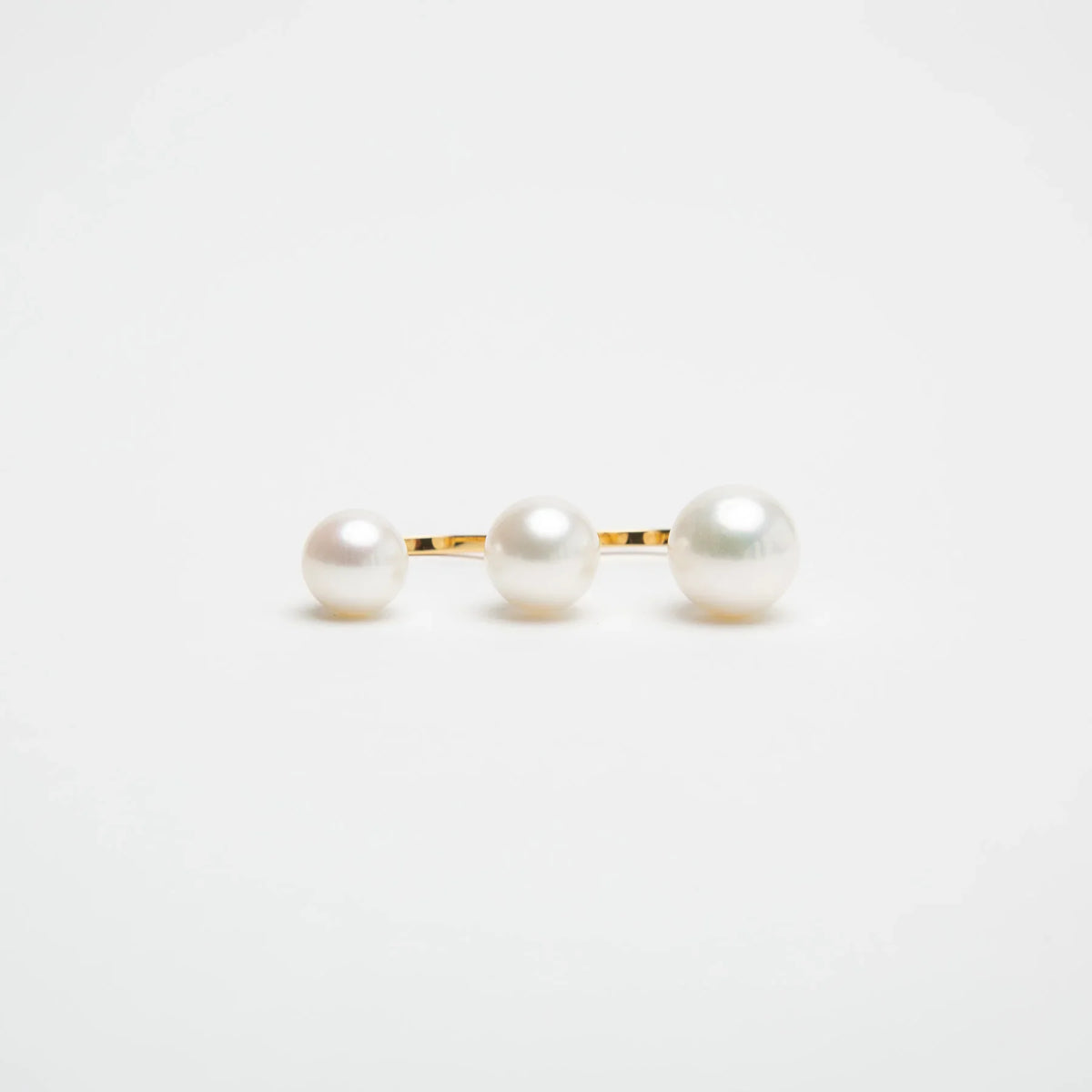 DELFINA DELETTREZ | TRIPLE PEARL RING