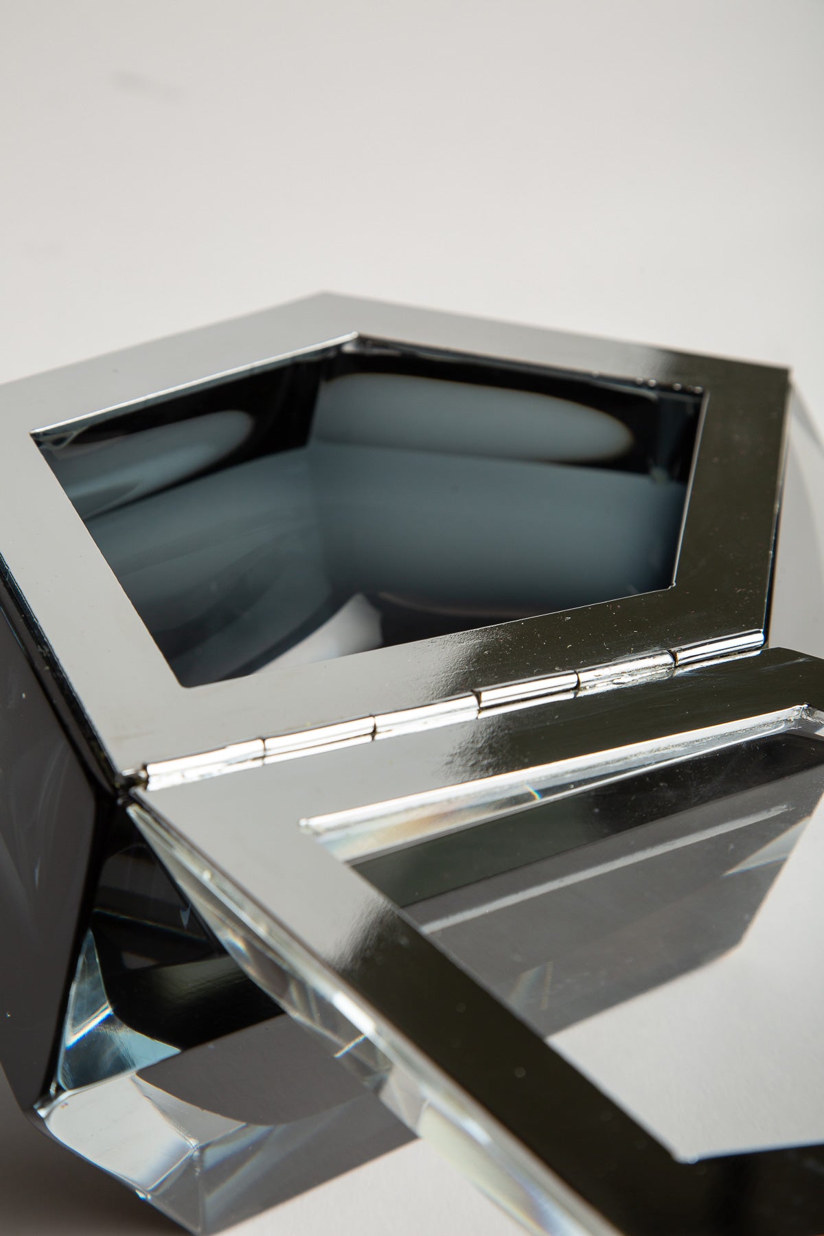 MAXFIELD PRIVATE COLLECTION | PURHO MURANO BLACK GLASS BOX - MAXFIELD LA