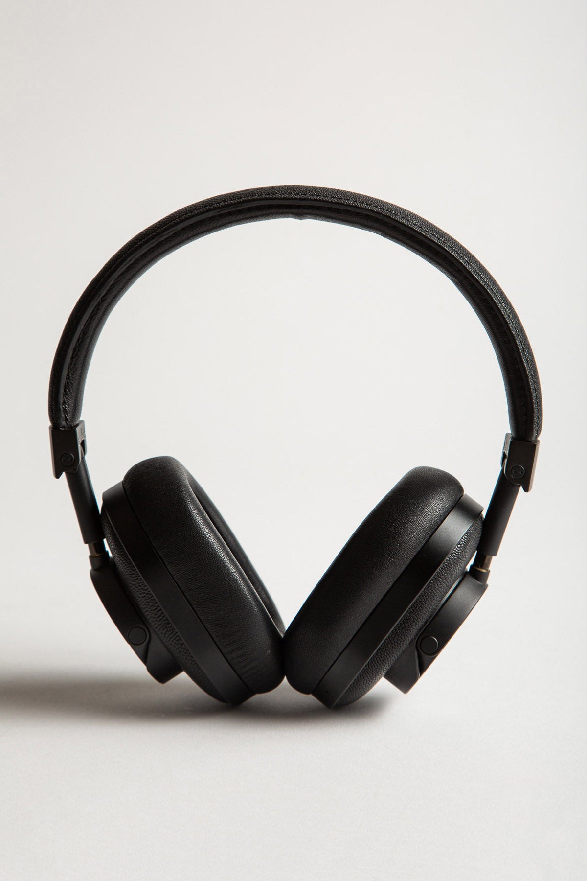 MASTER & DYNAMIC | MW60 WIRELESS HEADPHONES - MAXFIELD LA