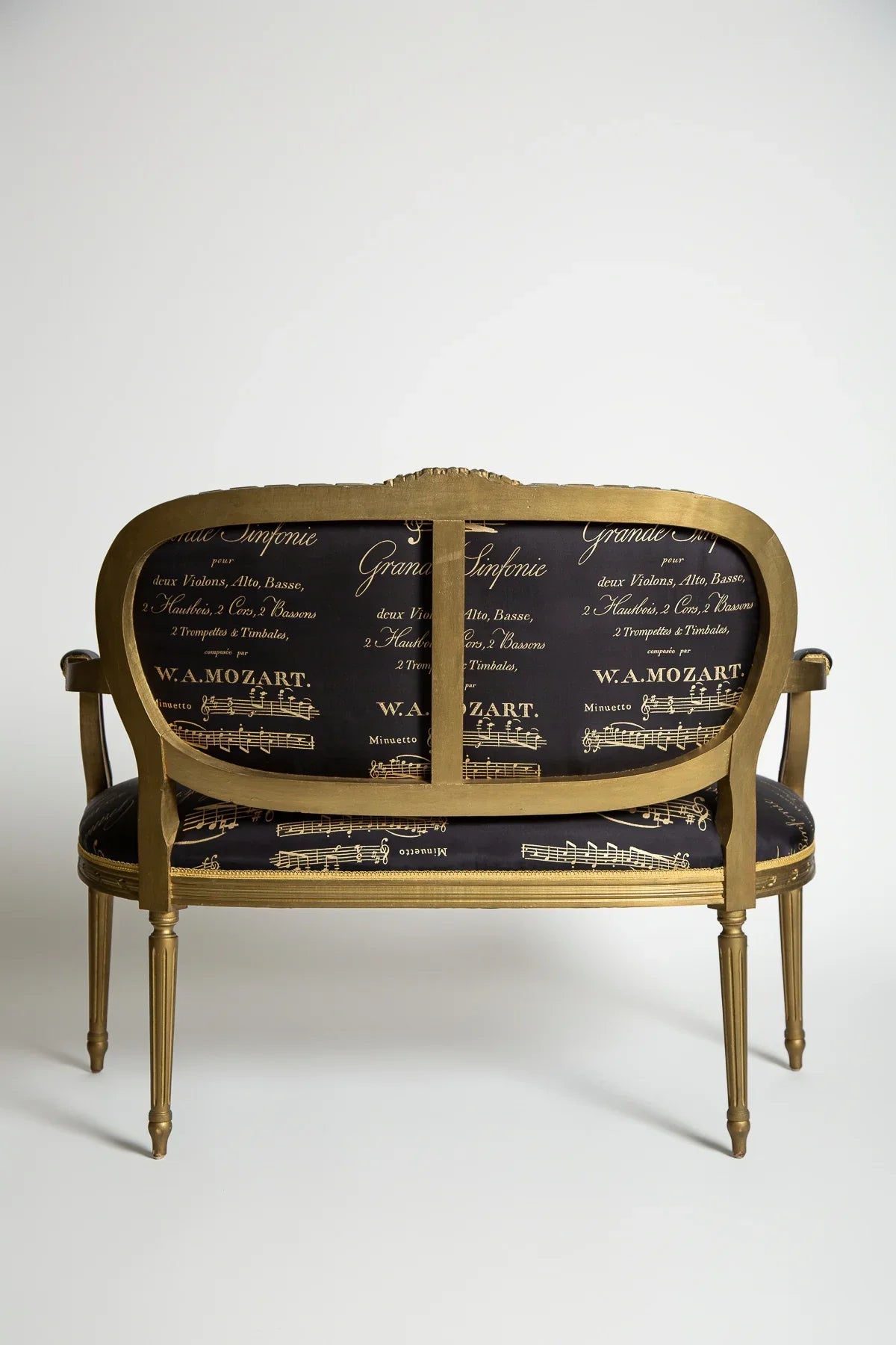 MAXFIELD PRIVATE COLLECTION | QUARTERMAINE OVAL BACK COUCH