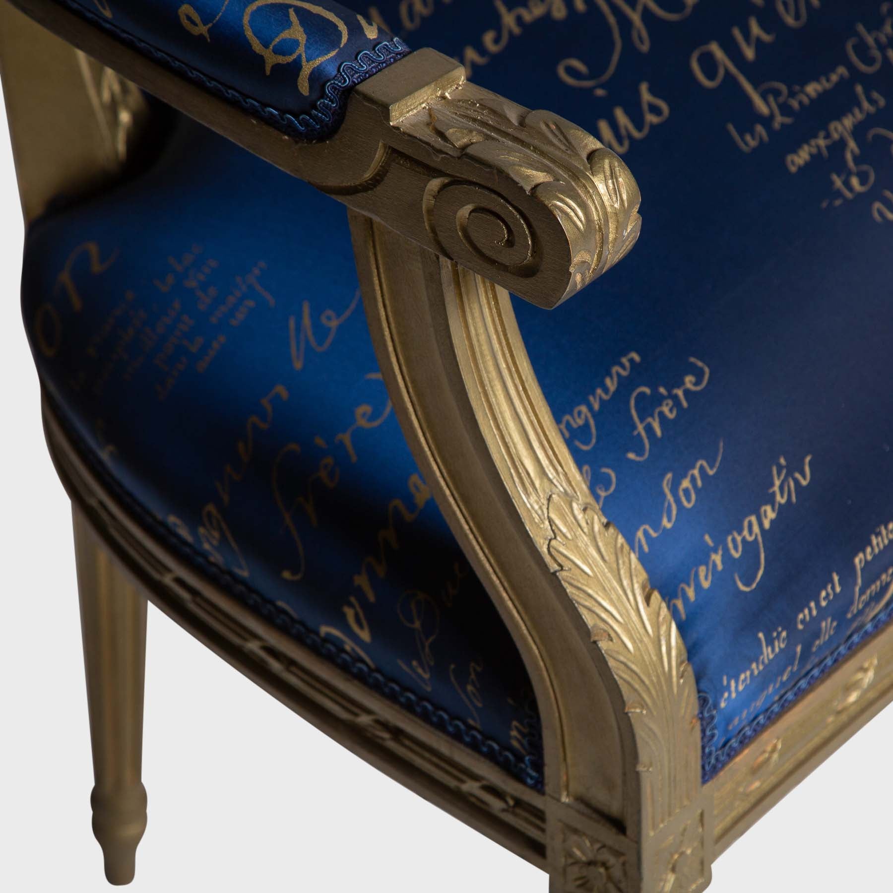 MAXFIELD PRIVATE COLLECTION | QUARTERMAINE OVAL BACK COUCH