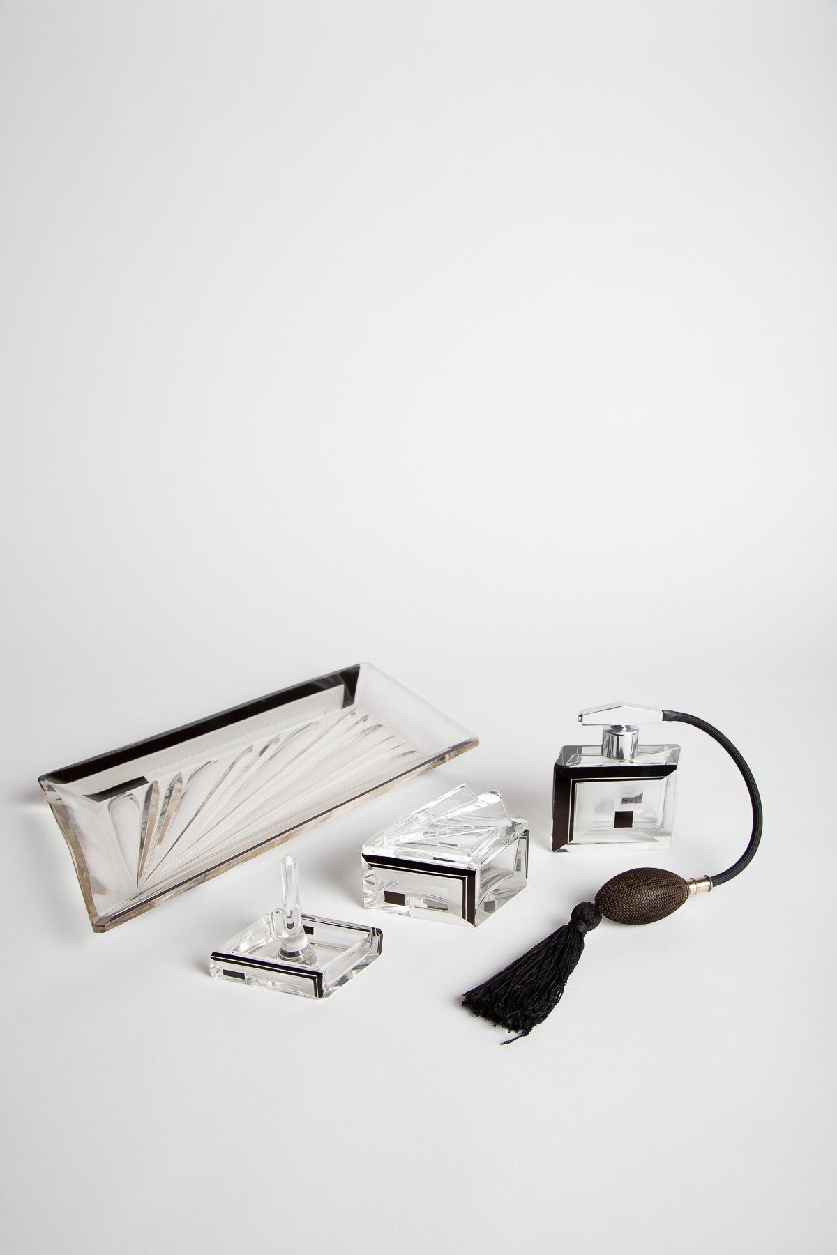 MAXFIELD PRIVATE COLLECTION | VANITY SET
