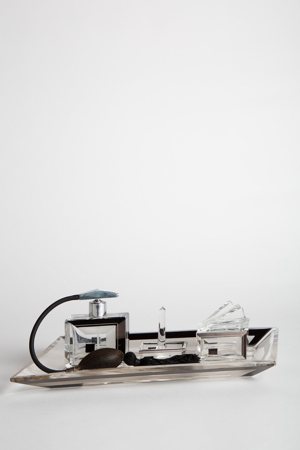 MAXFIELD PRIVATE COLLECTION | VANITY SET