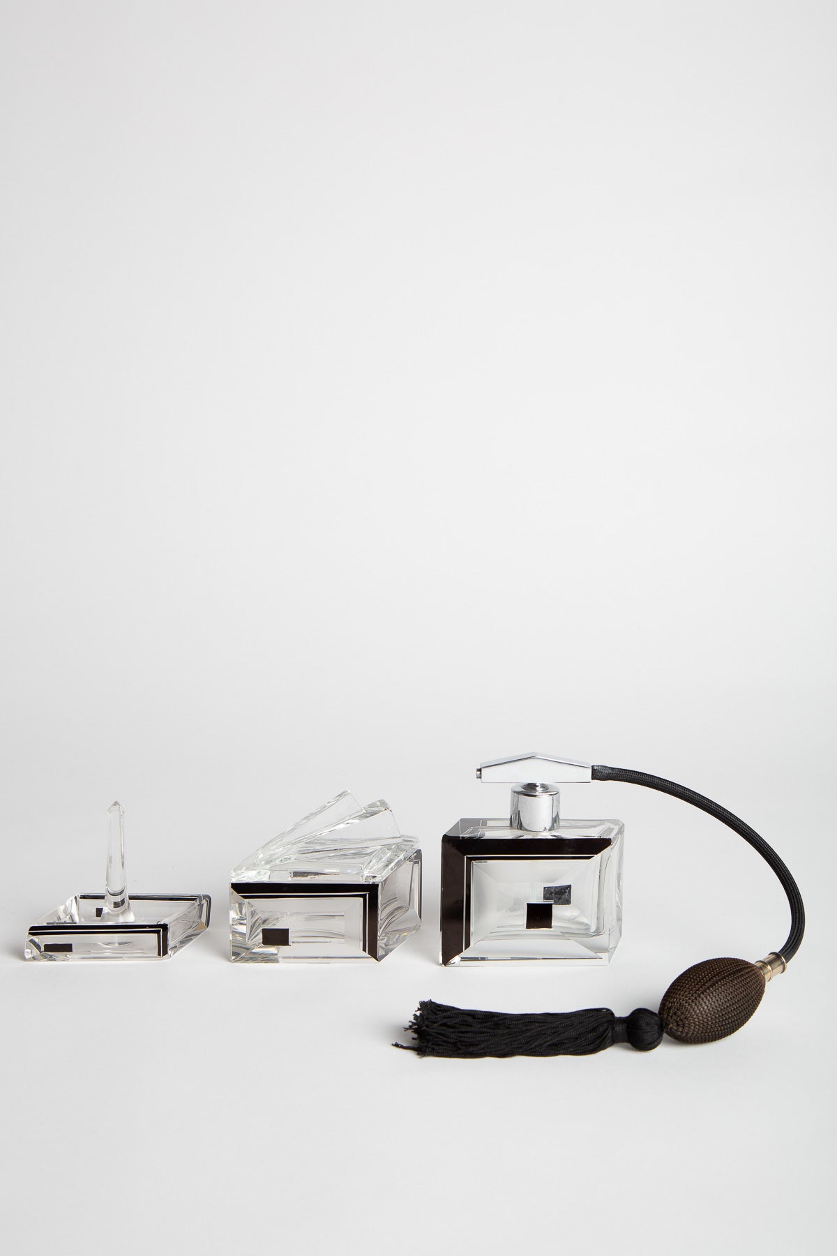 MAXFIELD PRIVATE COLLECTION | VANITY SET