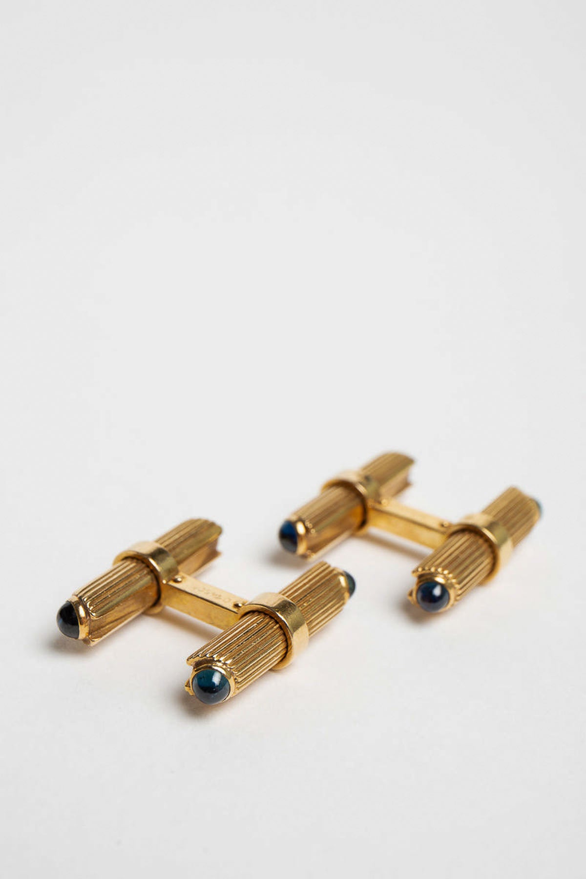 CARTIER | 18K GOLD SAPPHIRE CUFFLINKS