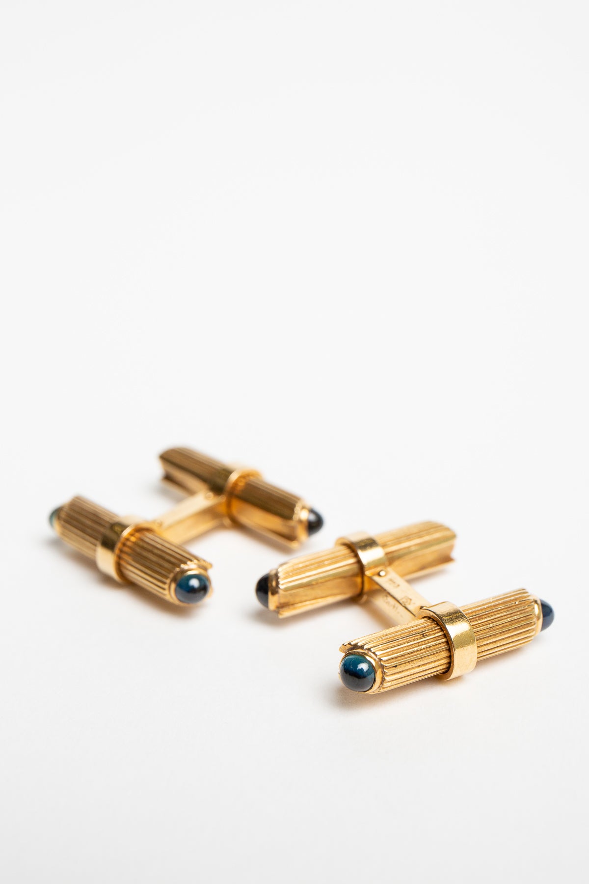 CARTIER | 18K GOLD SAPPHIRE CUFFLINKS