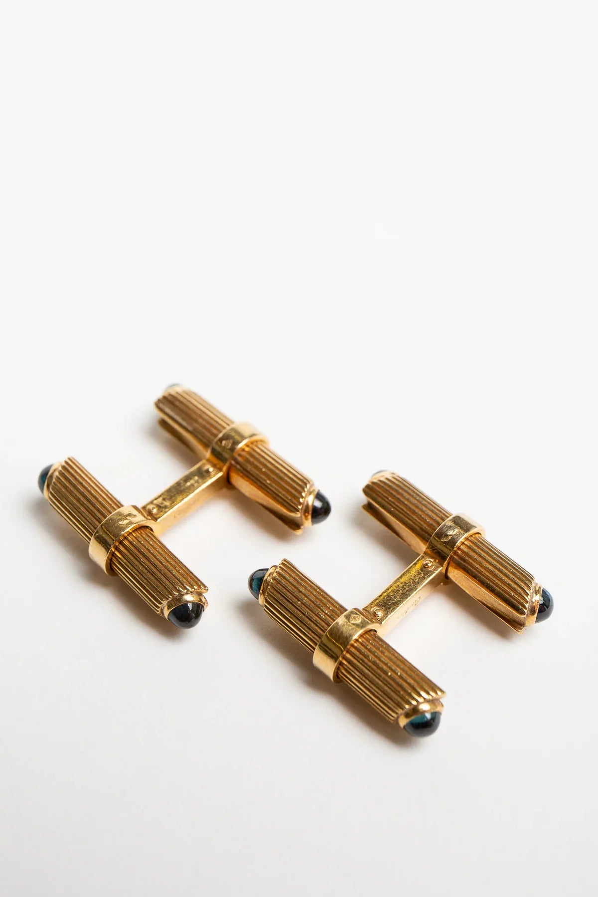 CARTIER | 18K GOLD SAPPHIRE CUFFLINKS