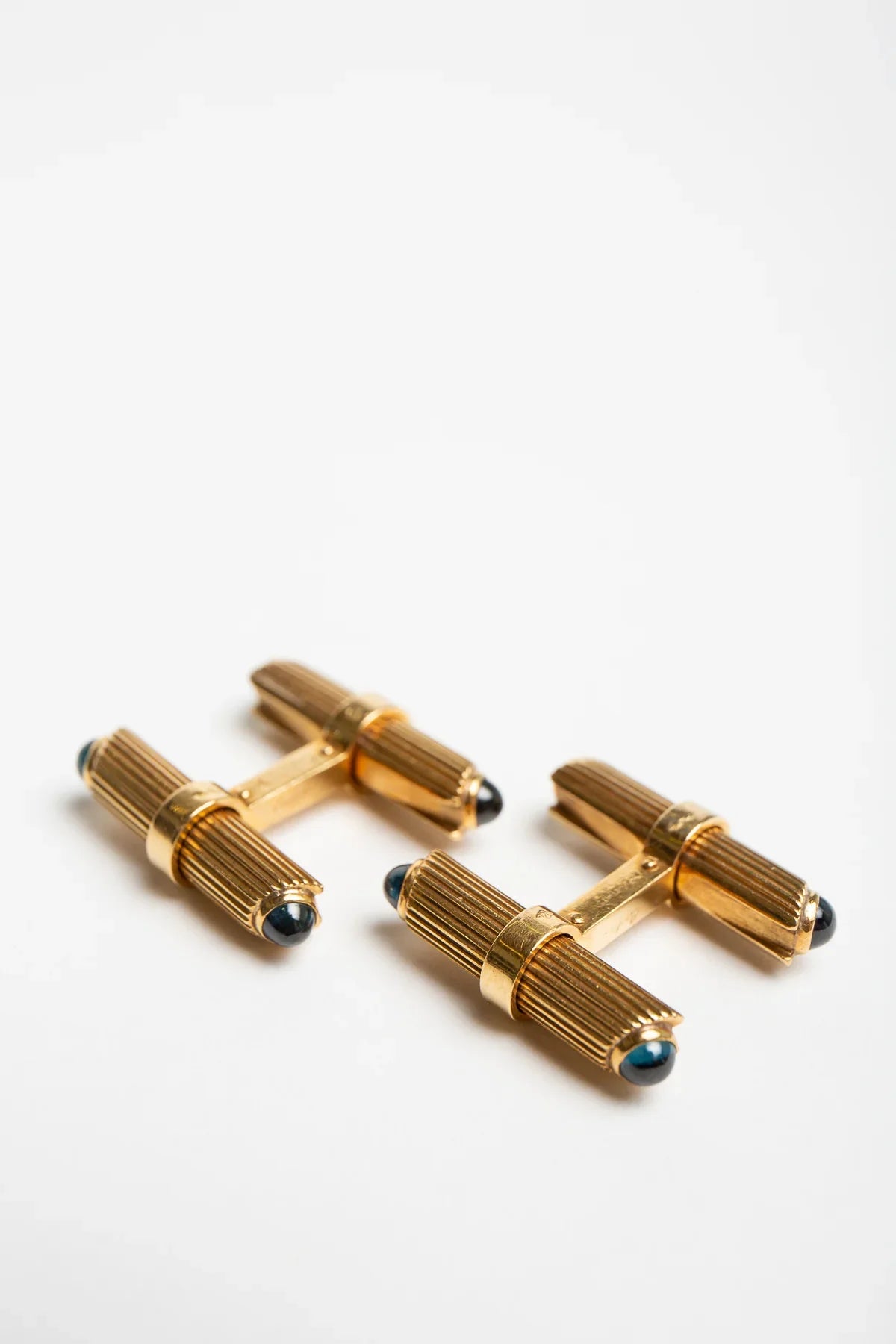 CARTIER | 18K GOLD SAPPHIRE CUFFLINKS