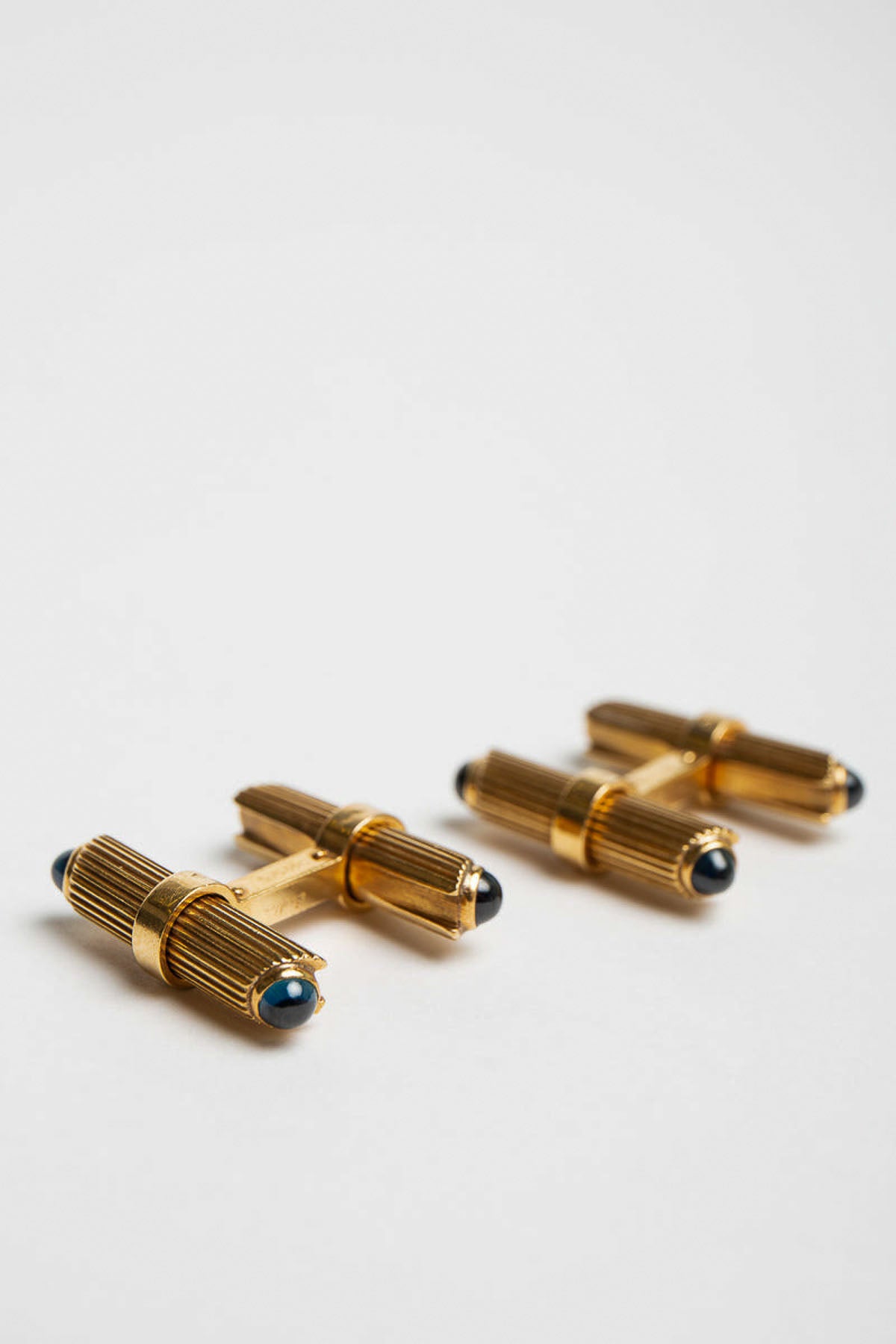 CARTIER | 18K GOLD SAPPHIRE CUFFLINKS