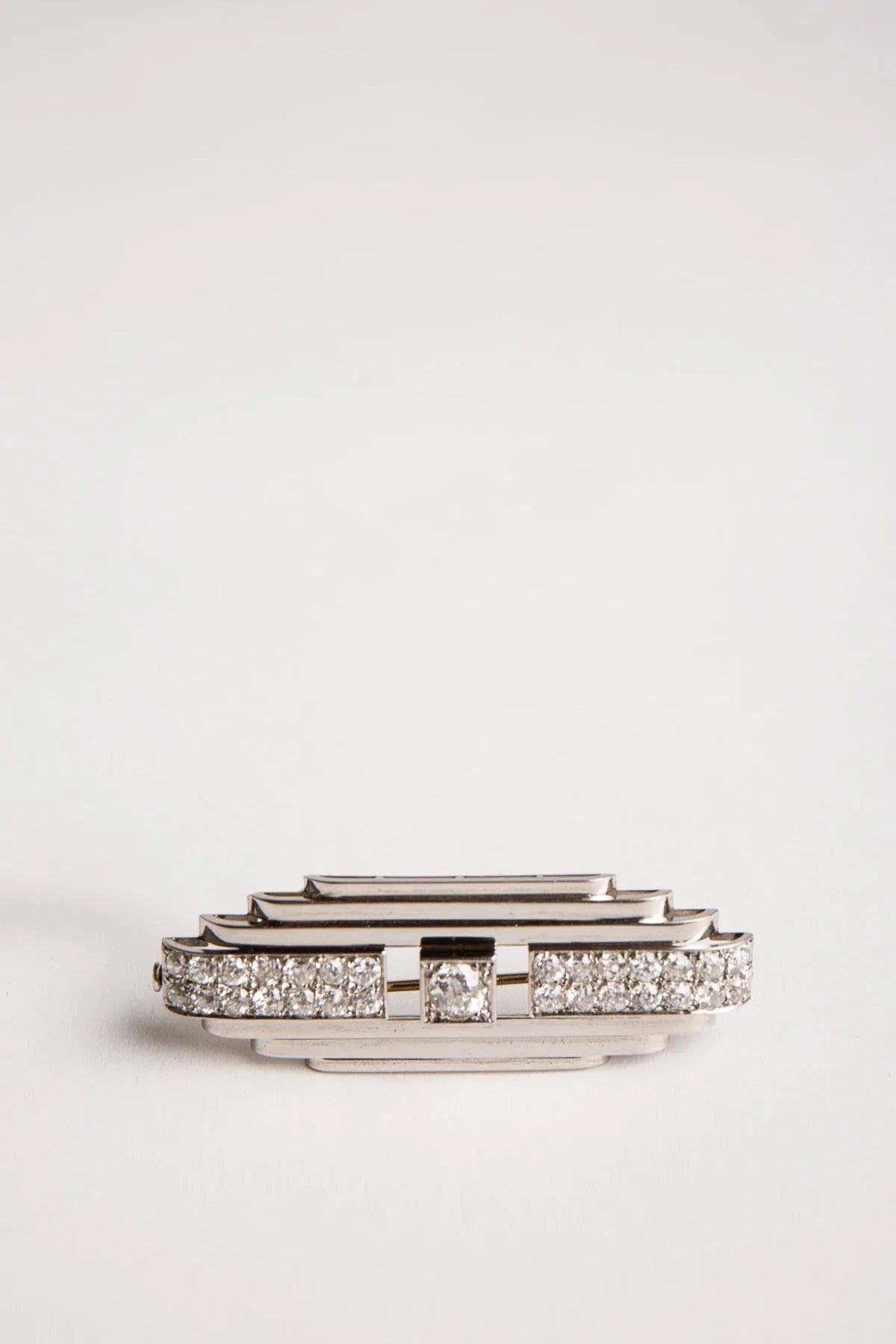 DUSAUSOY | 1920S PLATINUM DIAMOND BROOCH