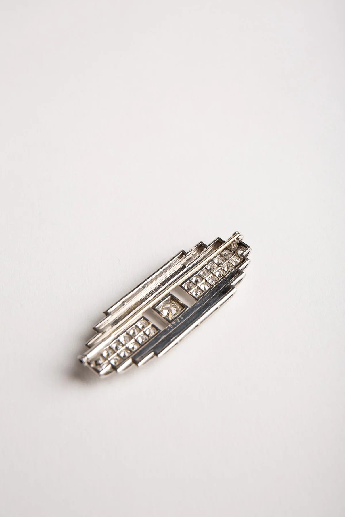 DUSAUSOY | 1920S PLATINUM DIAMOND BROOCH