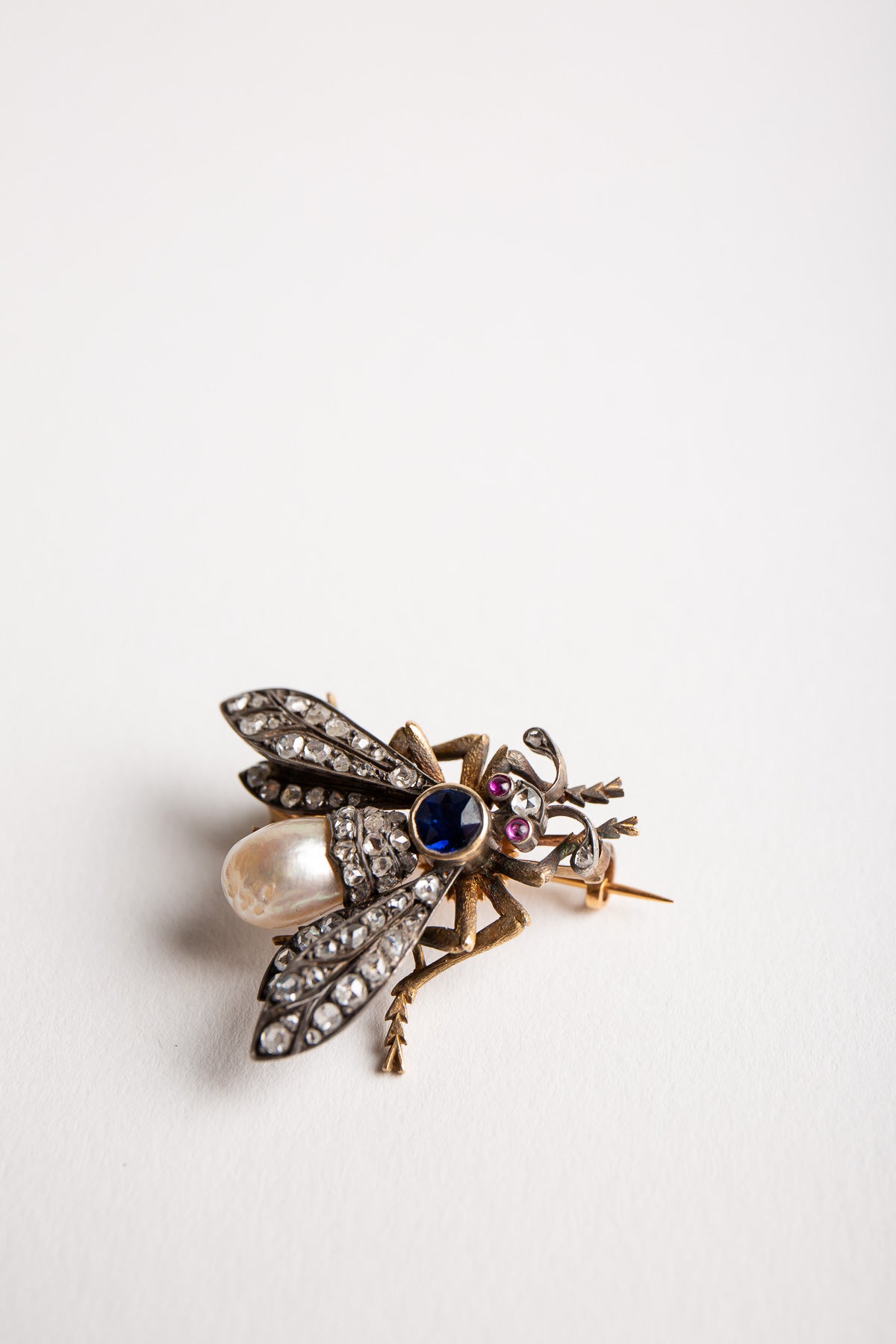 MAXFIELD PRIVATE COLLECTION | VINTAGE PEARL DIAMOND FLY BROOCH