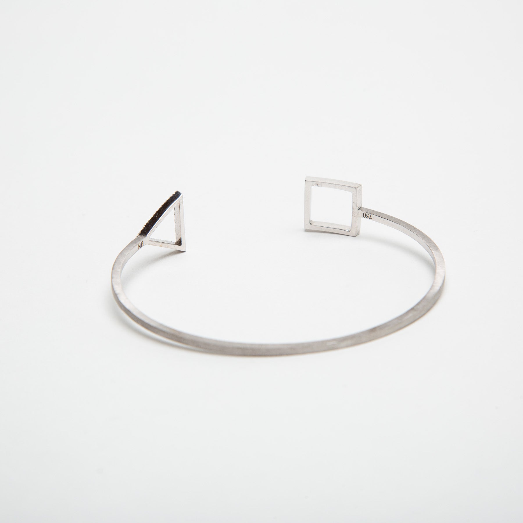 HADAR NORNBERG | SQUARE & TRIANGLE DIAMOND BRACELET