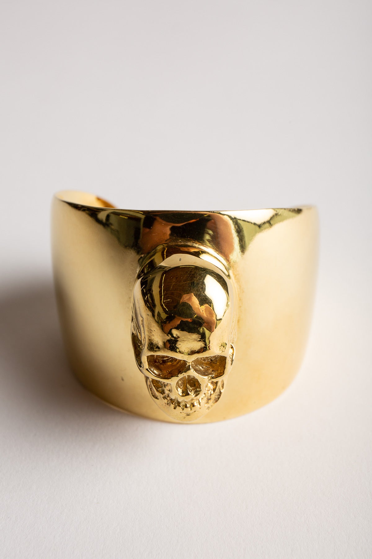 TOM BINNS | LARGE GOLD SKULL CUFF