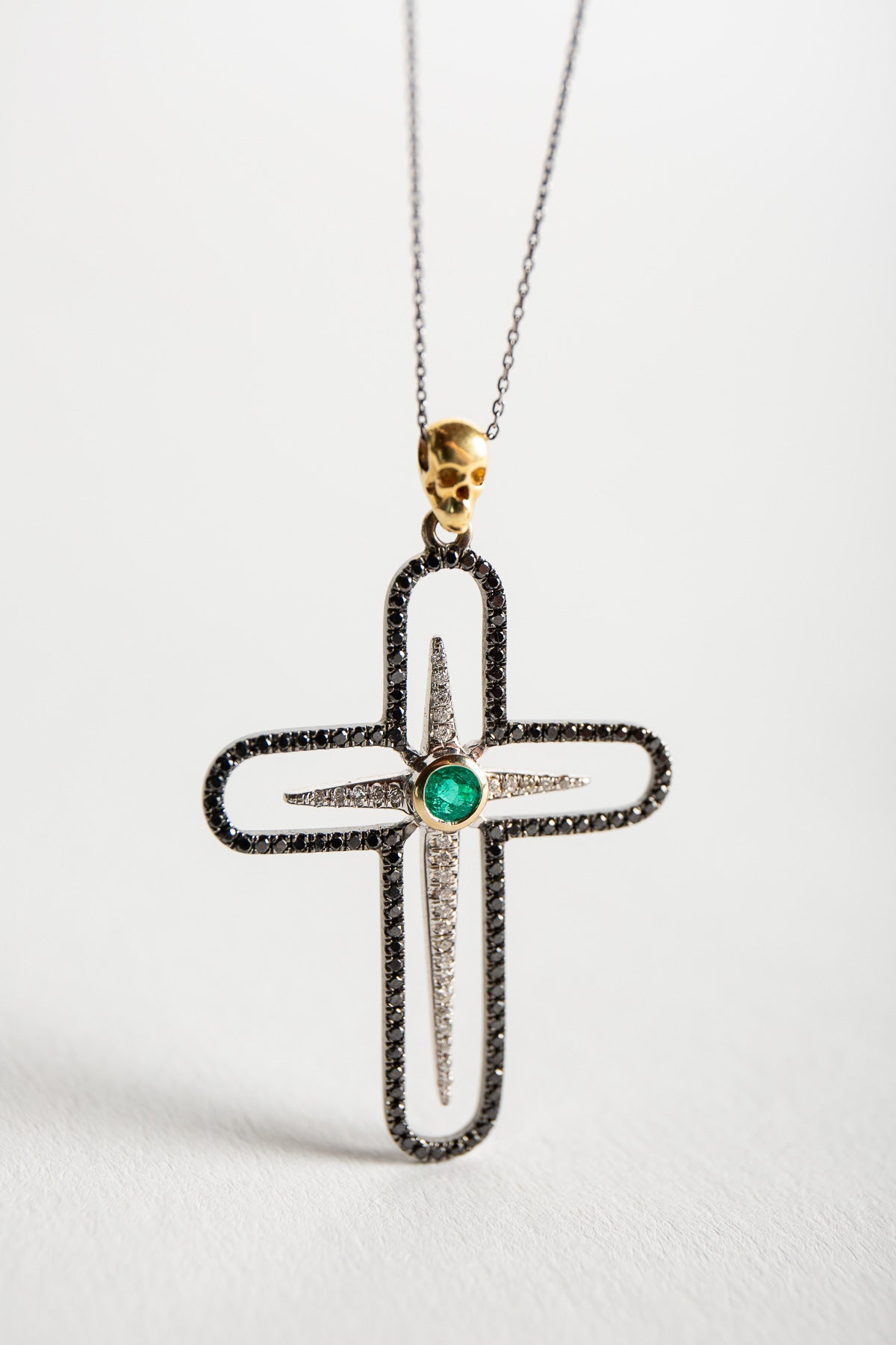 MAXFIELD PRIVATE COLLECTION | EMERALD DIAMOND SKULL CROSS NECKLACE