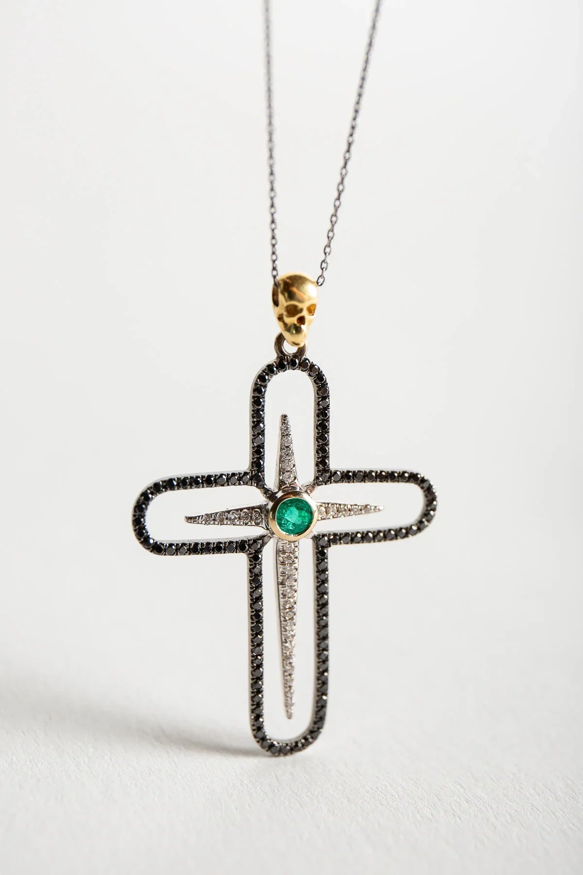 MAXFIELD PRIVATE COLLECTION | EMERALD DIAMOND SKULL CROSS NECKLACE