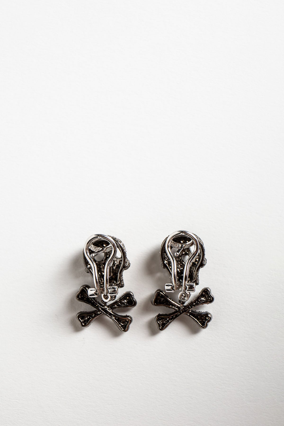 MAXFIELD PRIVATE COLLECTION | DIAMOND SKULLBONE EARRINGS
