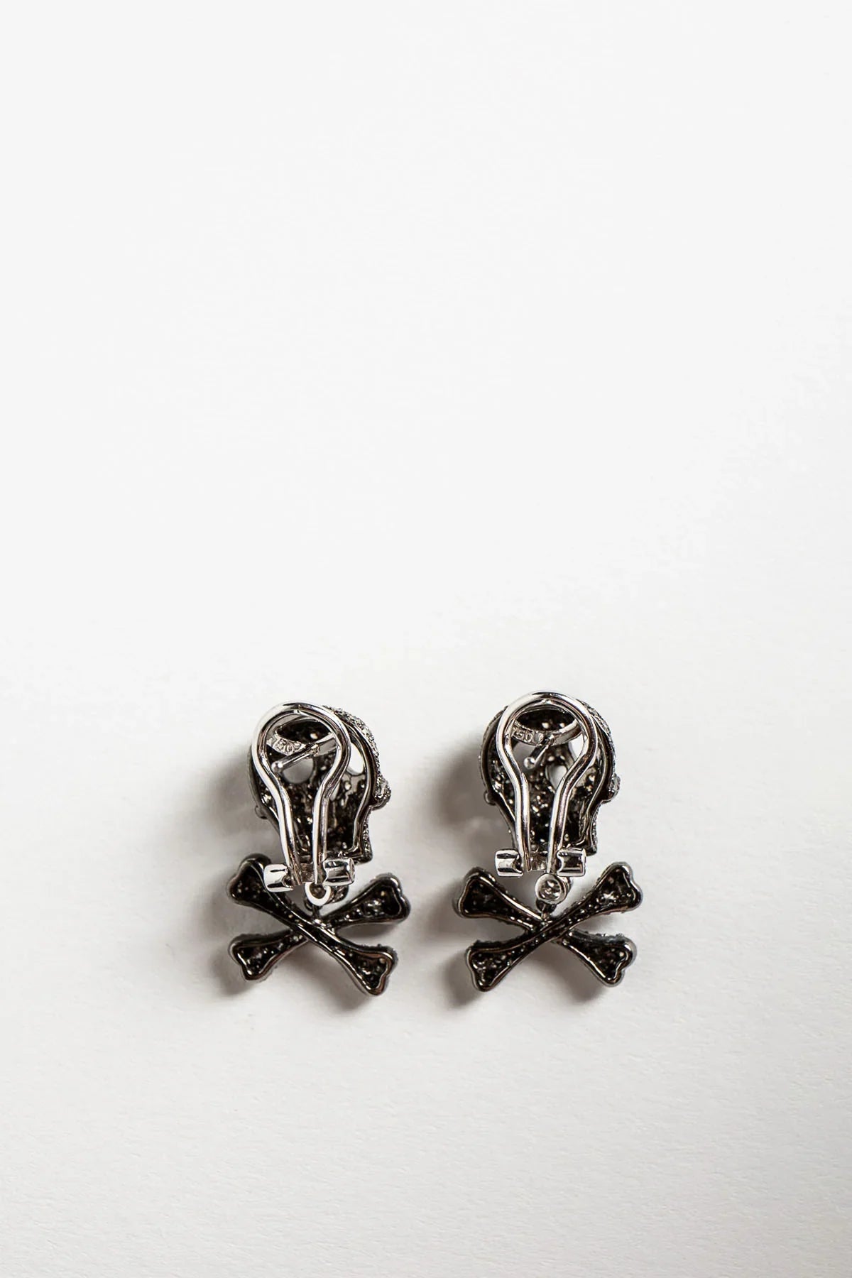 MAXFIELD PRIVATE COLLECTION | DIAMOND SKULLBONE EARRINGS