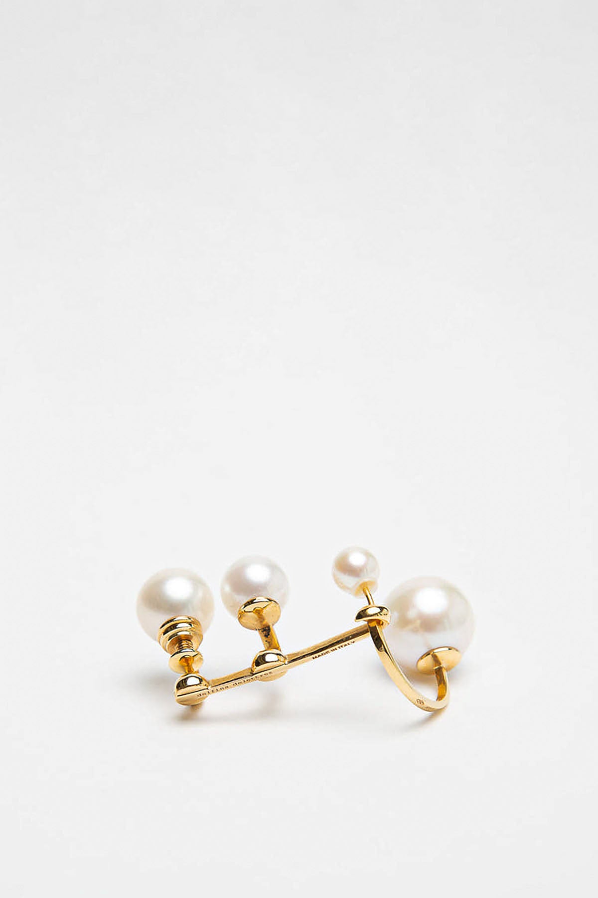 DELFINA DELETTREZ | MULTI PEARL EARCUFF