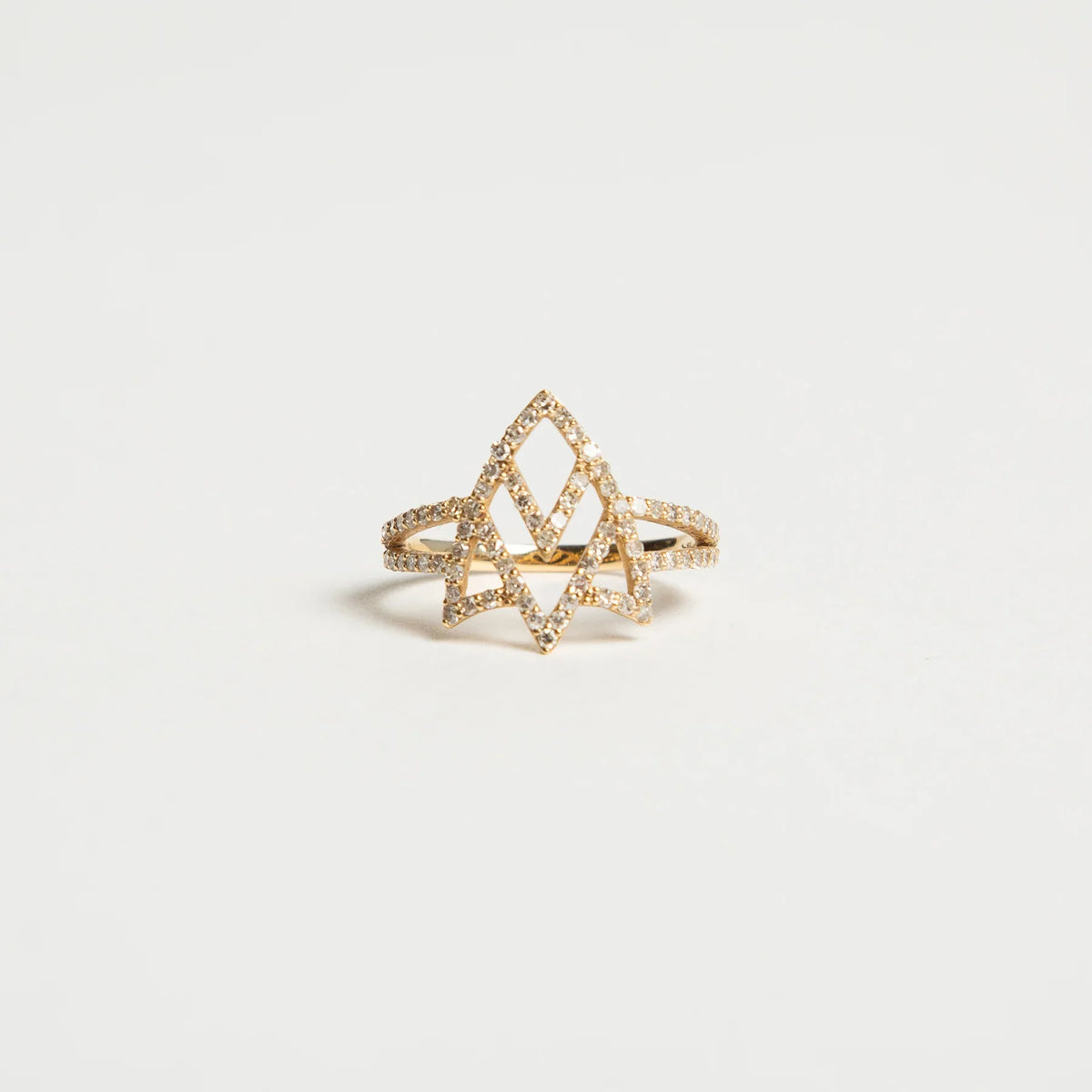 JADE JAGGER | CHEVRON SHIELD DIAMOND RING
