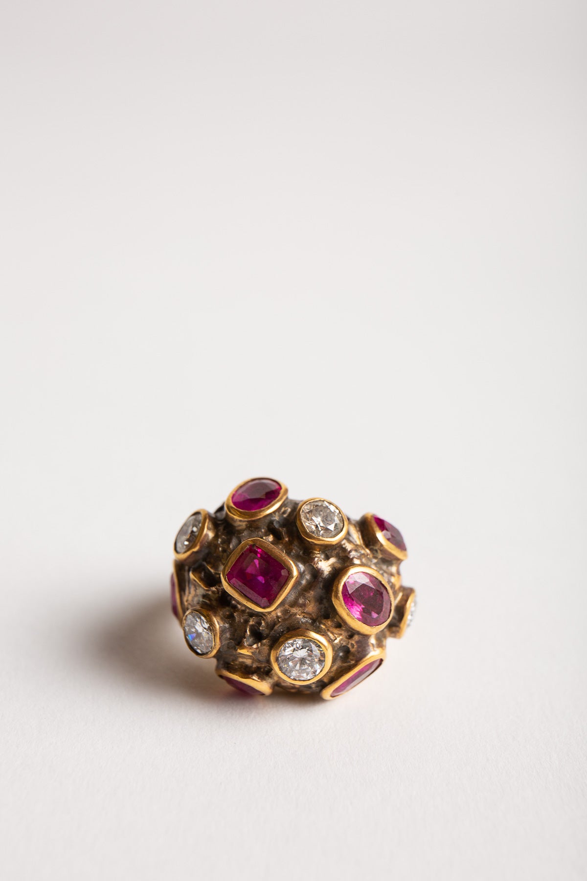 CODOGNATO | 1970'S RUBY & DIAMOND RONDURE RING