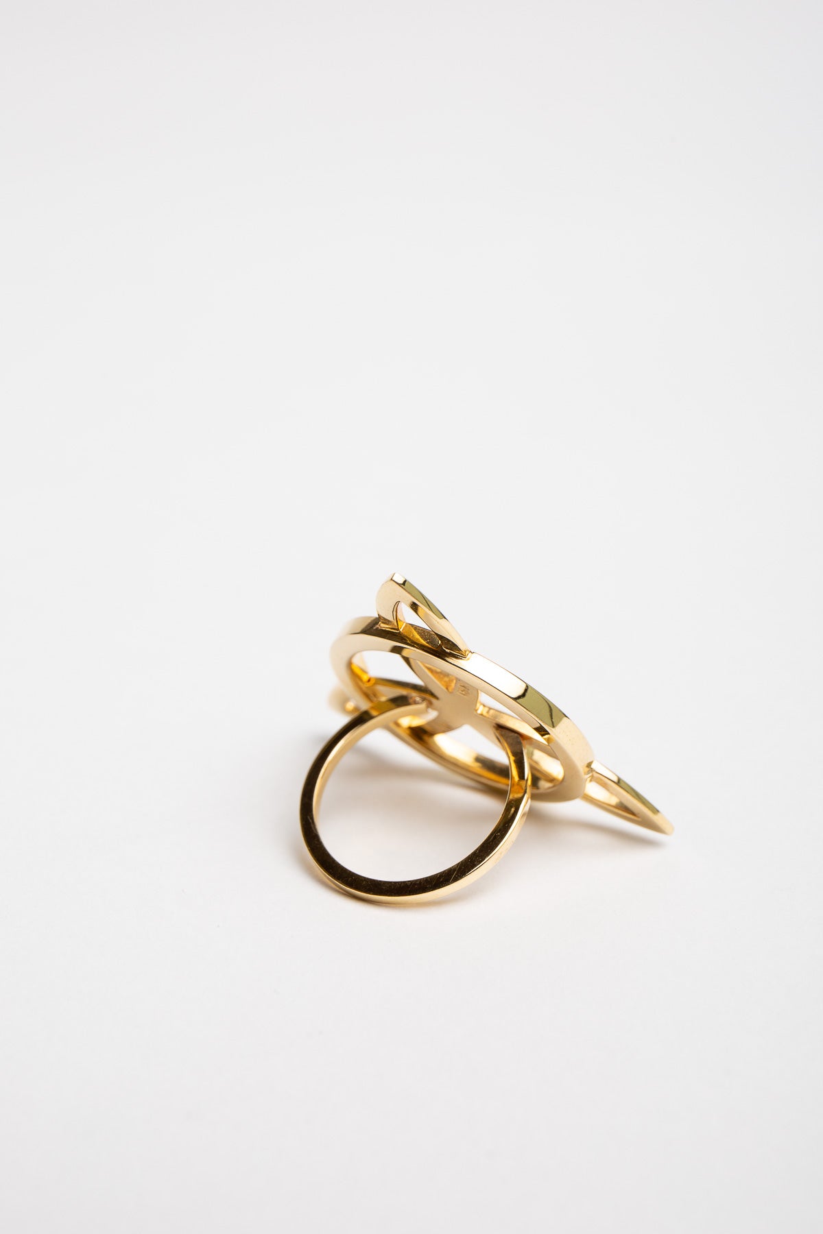 SARAH JANE WILDE | BLACK STAR PROPELLER GOLD RING