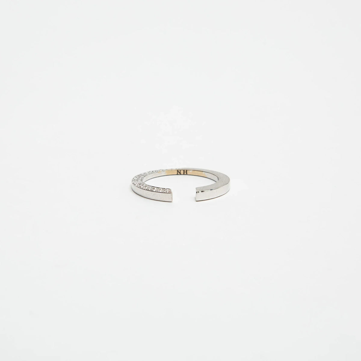 HADAR NORNBERG | HALF DIAMOND TITLED RING