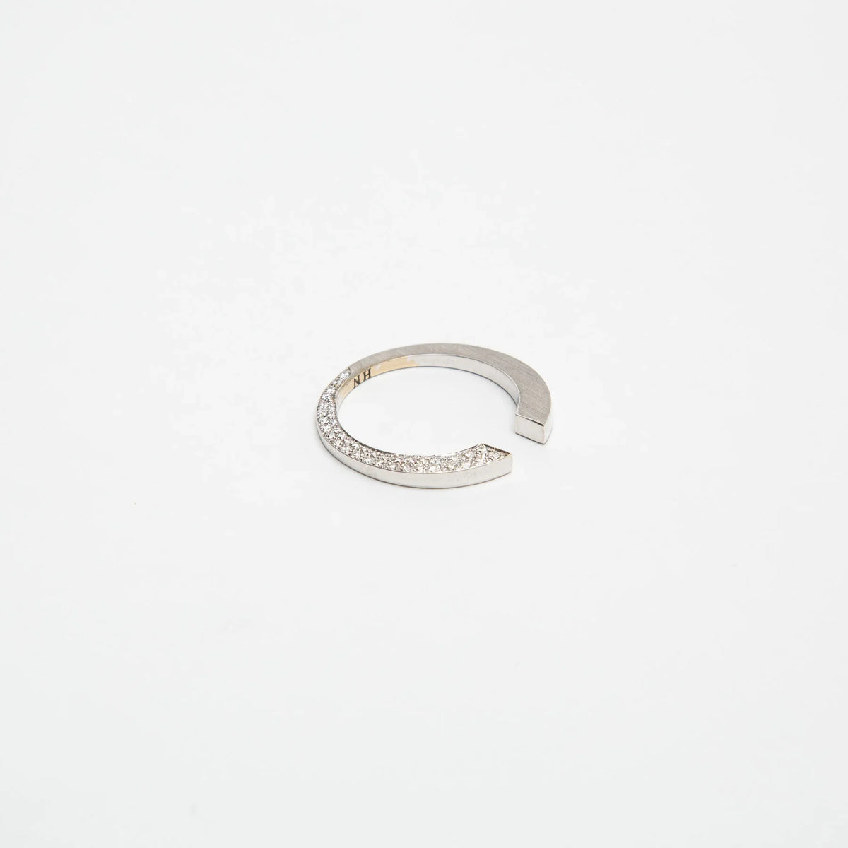 HADAR NORNBERG | HALF DIAMOND TITLED RING