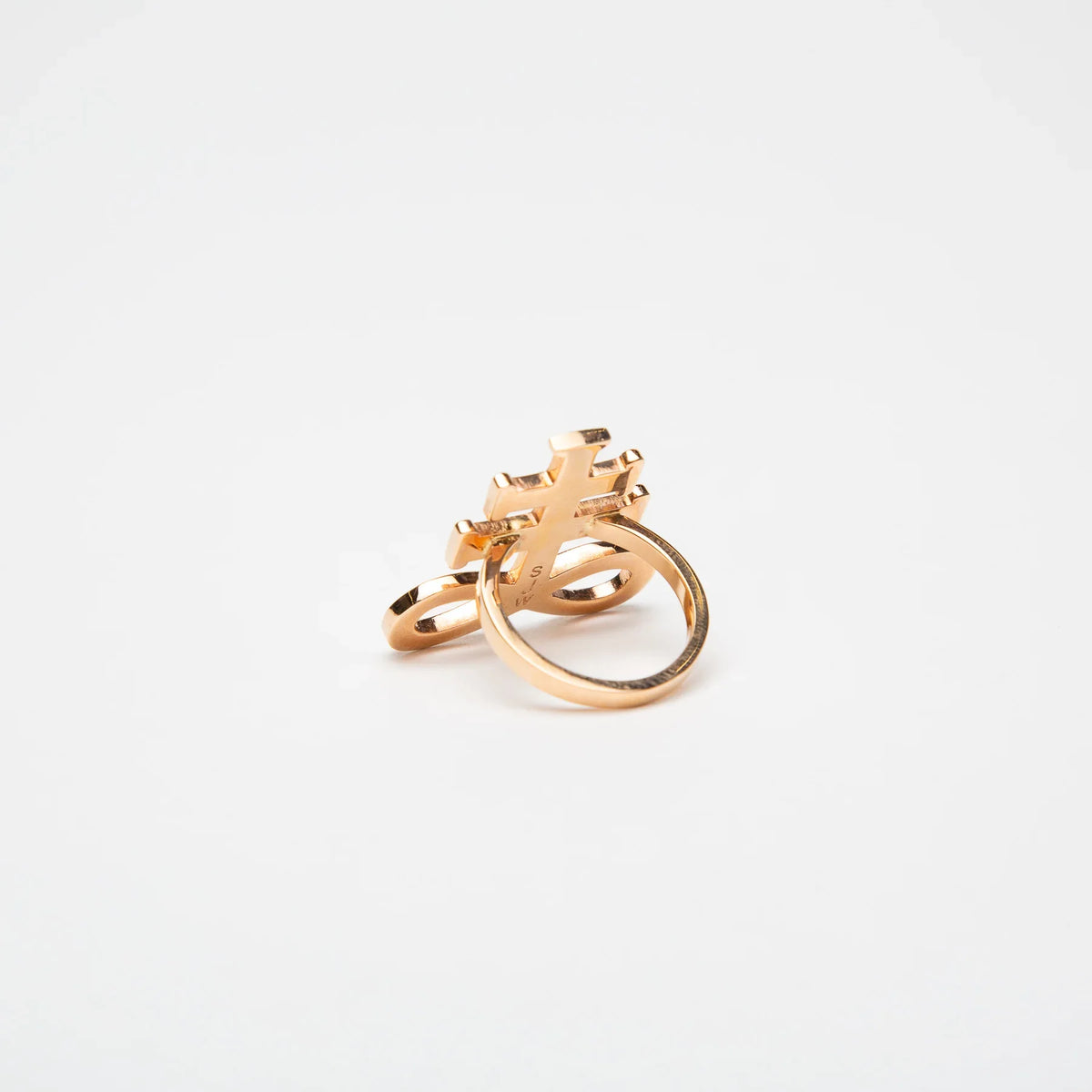 SARAH JANE WILDE | BLACK STAR UPSIDE DOWN CROSS RING