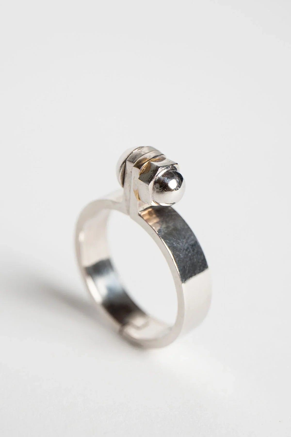 CARTIER | 1971 WHITE GOLD BOLT RING