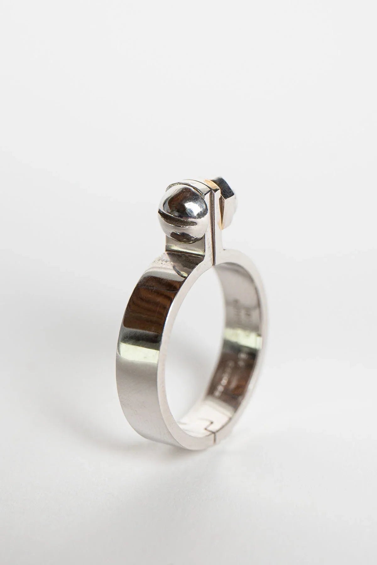 CARTIER | 1971 WHITE GOLD BOLT RING