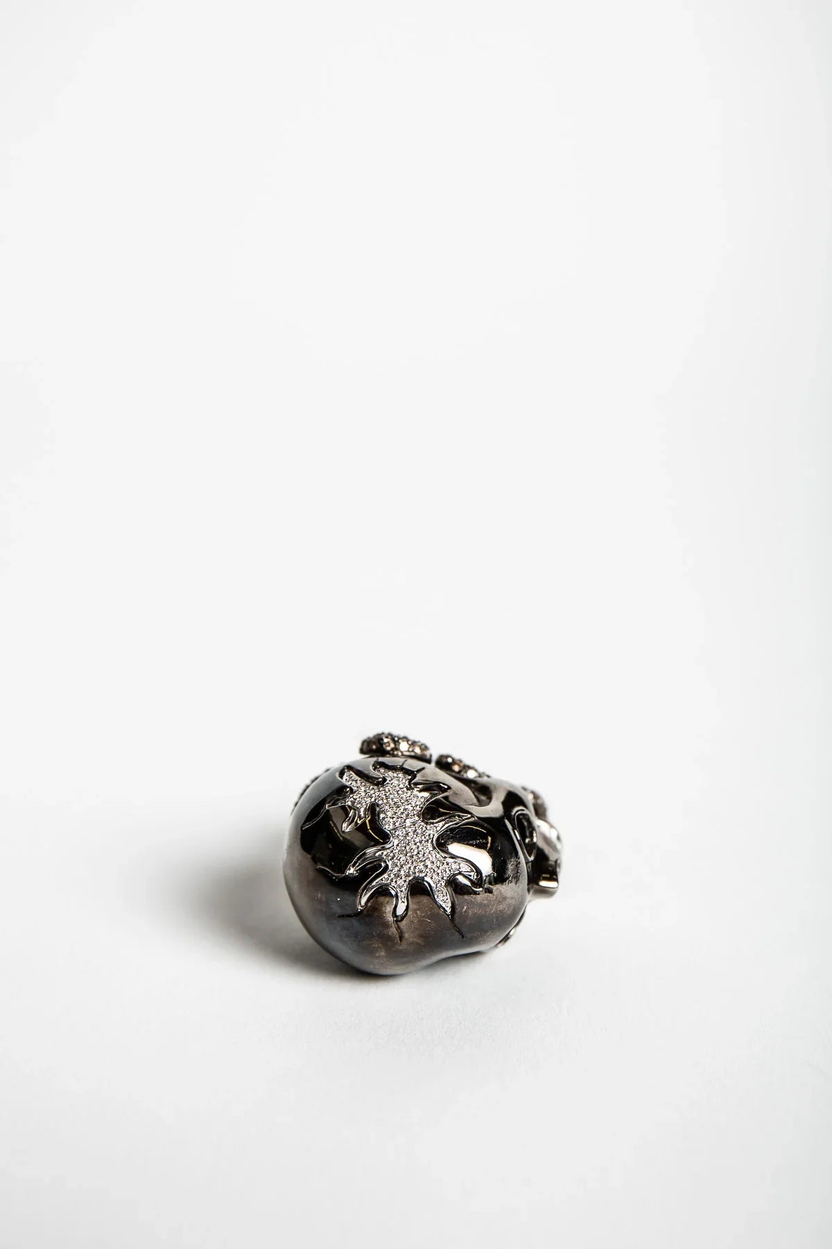MAXFIELD PRIVATE COLLECTION | DIAMOND SKULL SNAKE RING
