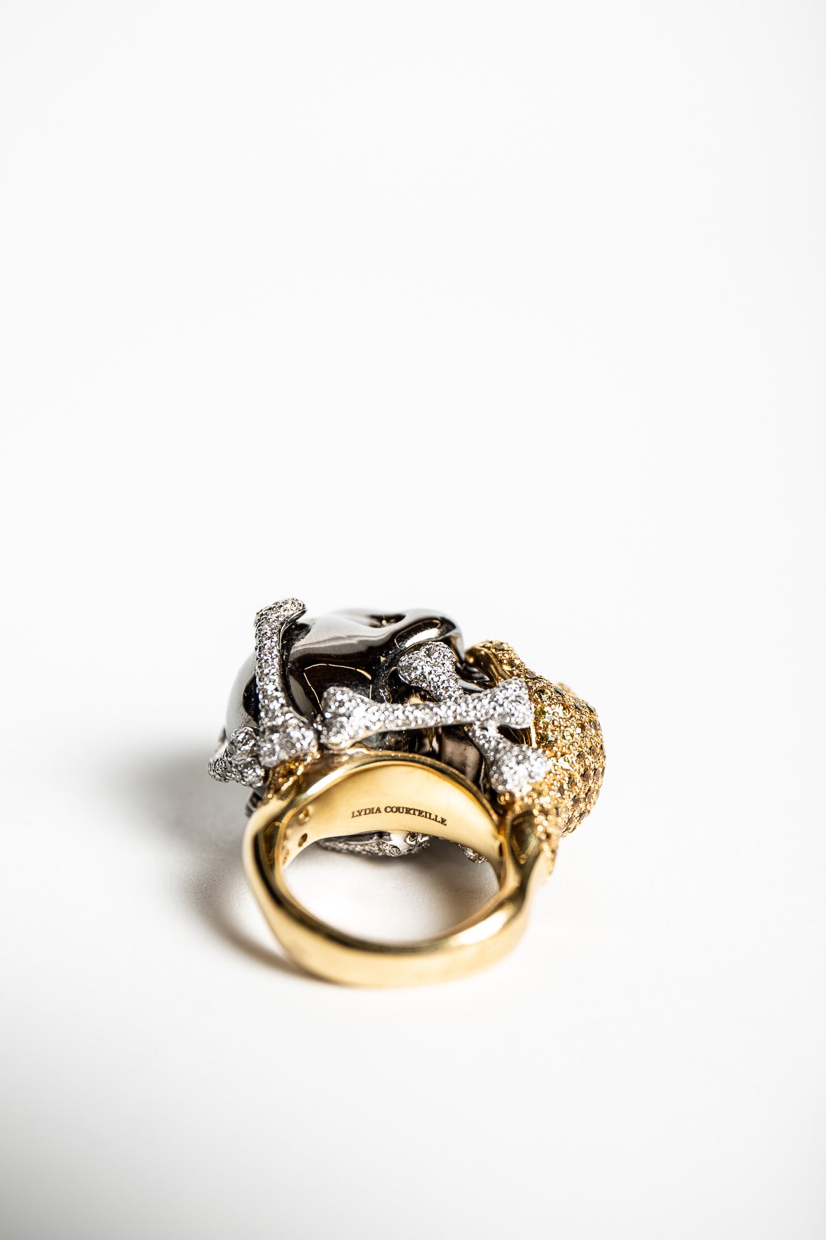 MAXFIELD PRIVATE COLLECTION | DIAMOND HAND SKULL RING