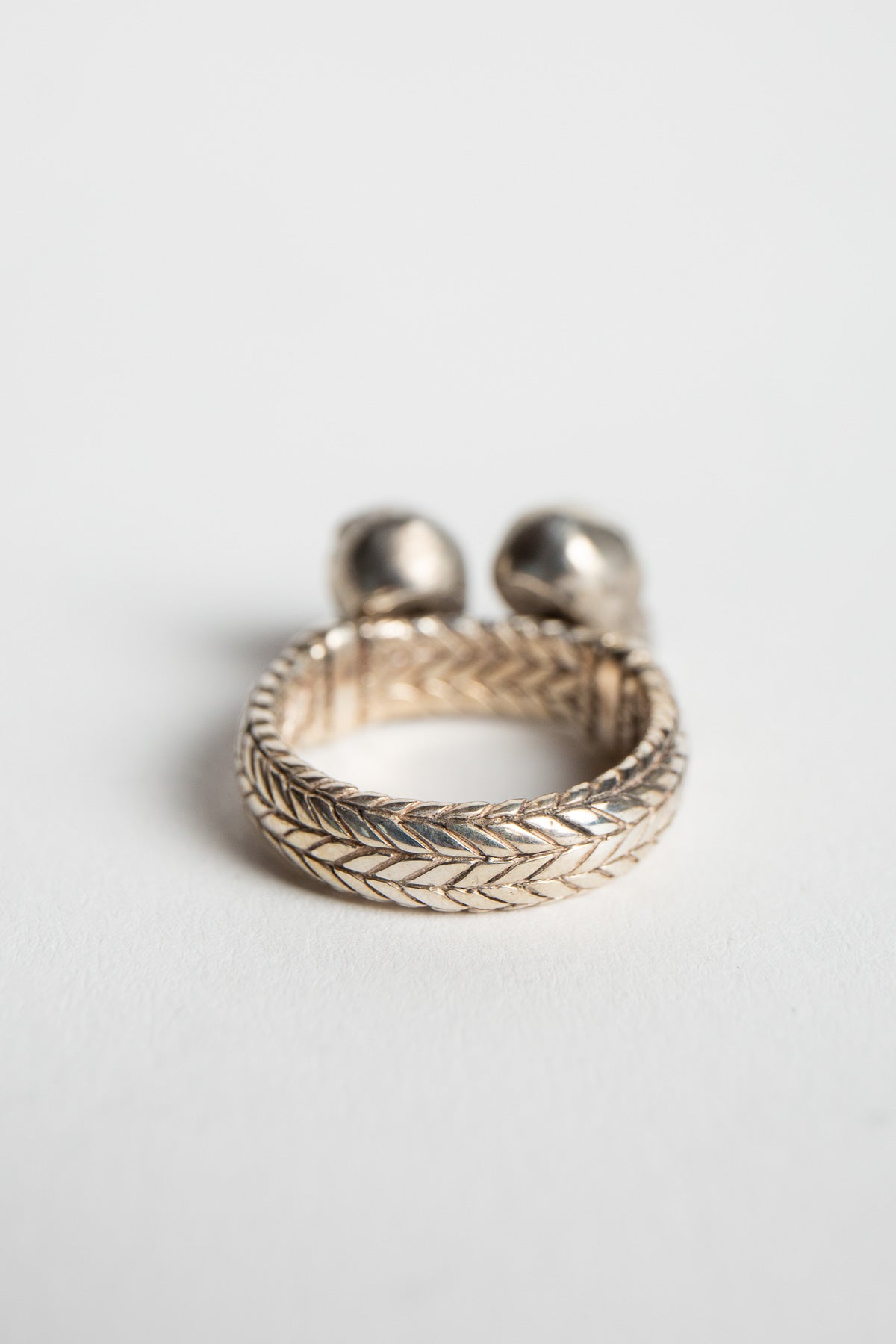 MAX-SS | RUBY DOUBLE SKULL RING