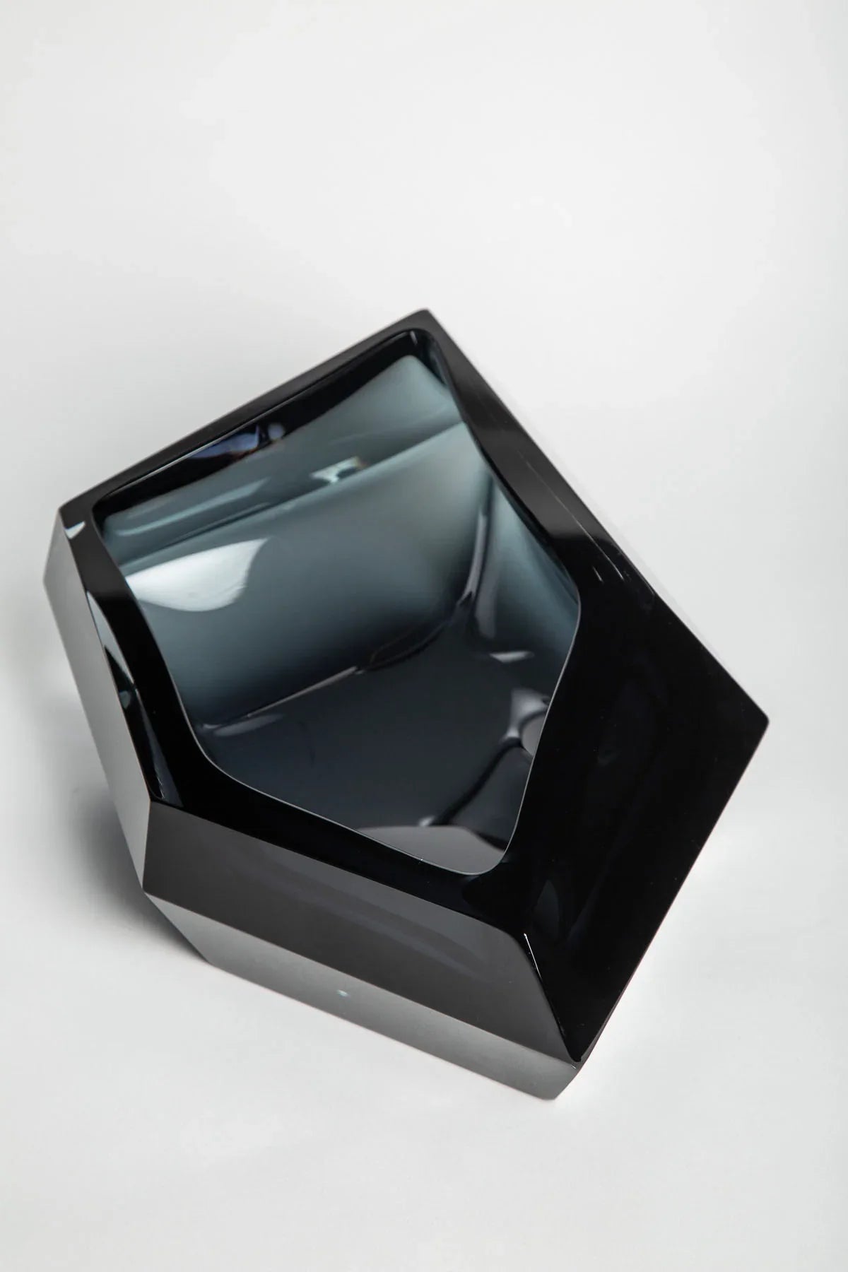 MAXFIELD PRIVATE COLLECTION | LARGE PURHO MURANO BLACK GLASS BOWL