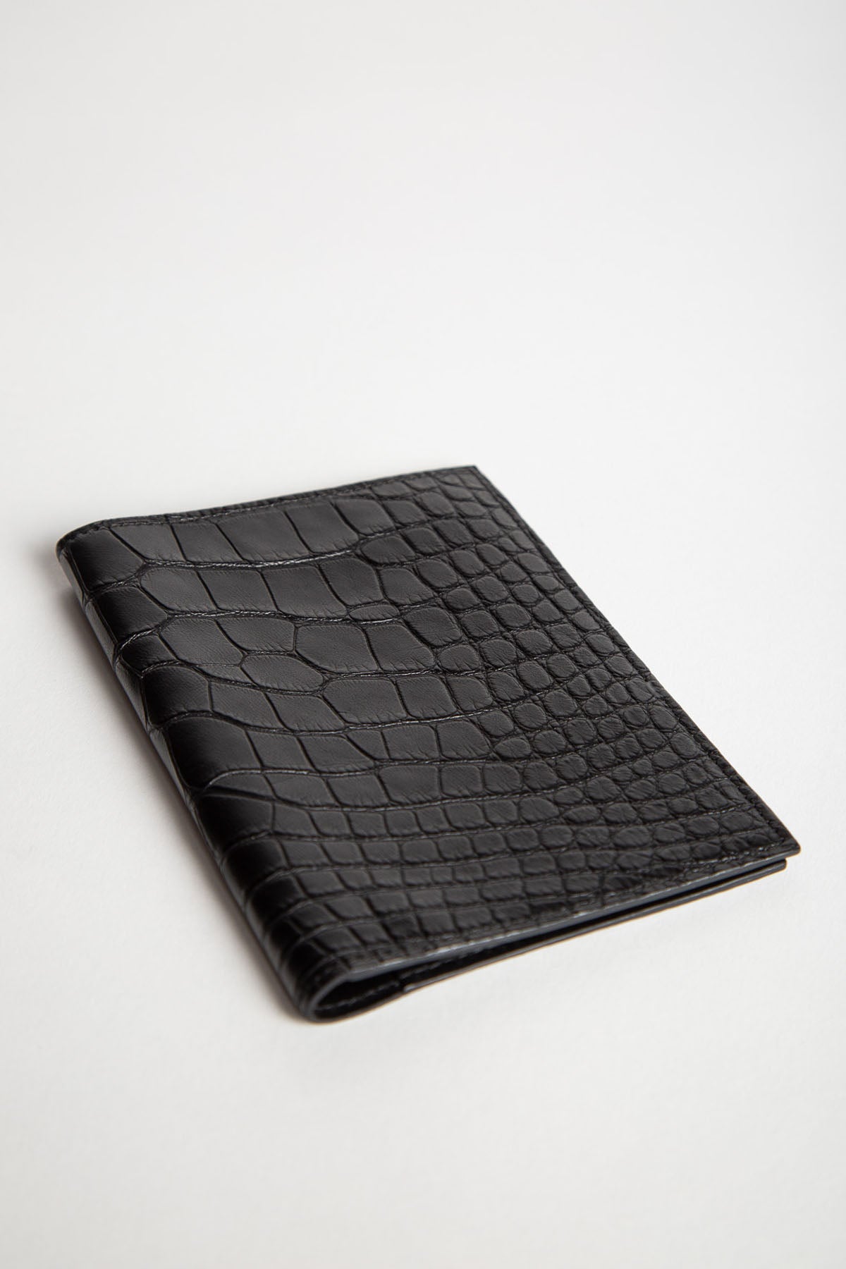 JIL SANDER | ALLIGATOR PASSPORT WALLET