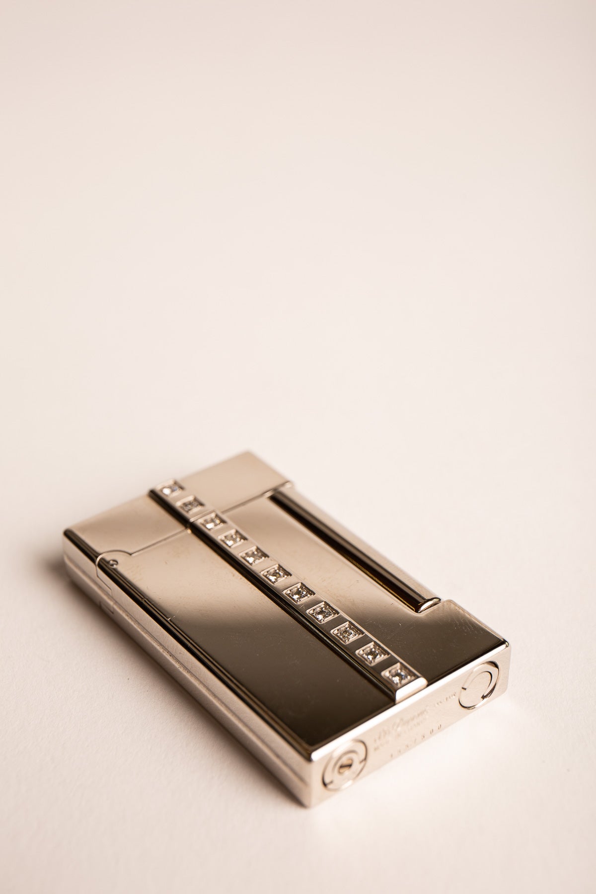 MAXFIELD PRIVATE COLLECTION | DIAMOND DUPONT LIGHTER