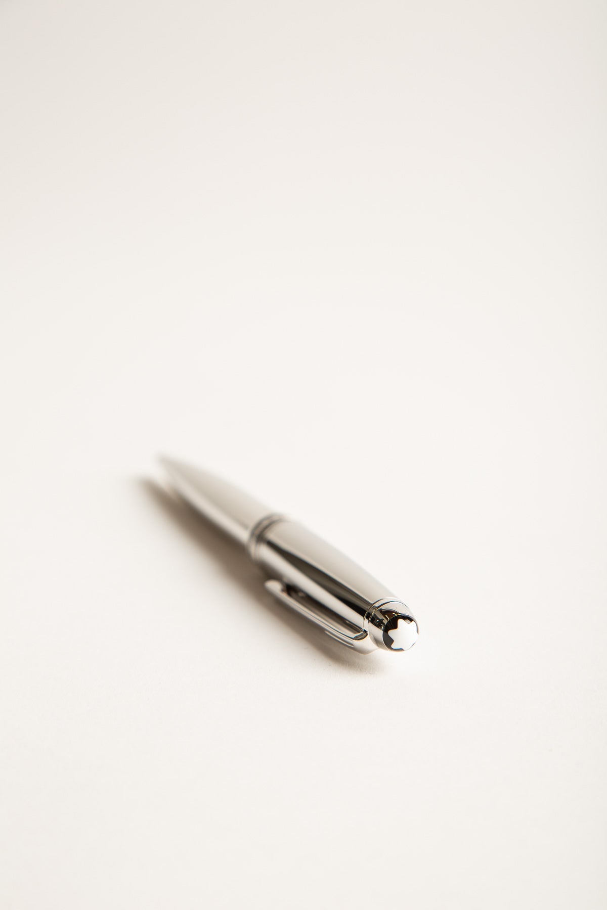 VETEMENTS | BROKER PEN - MAXFIELD LA