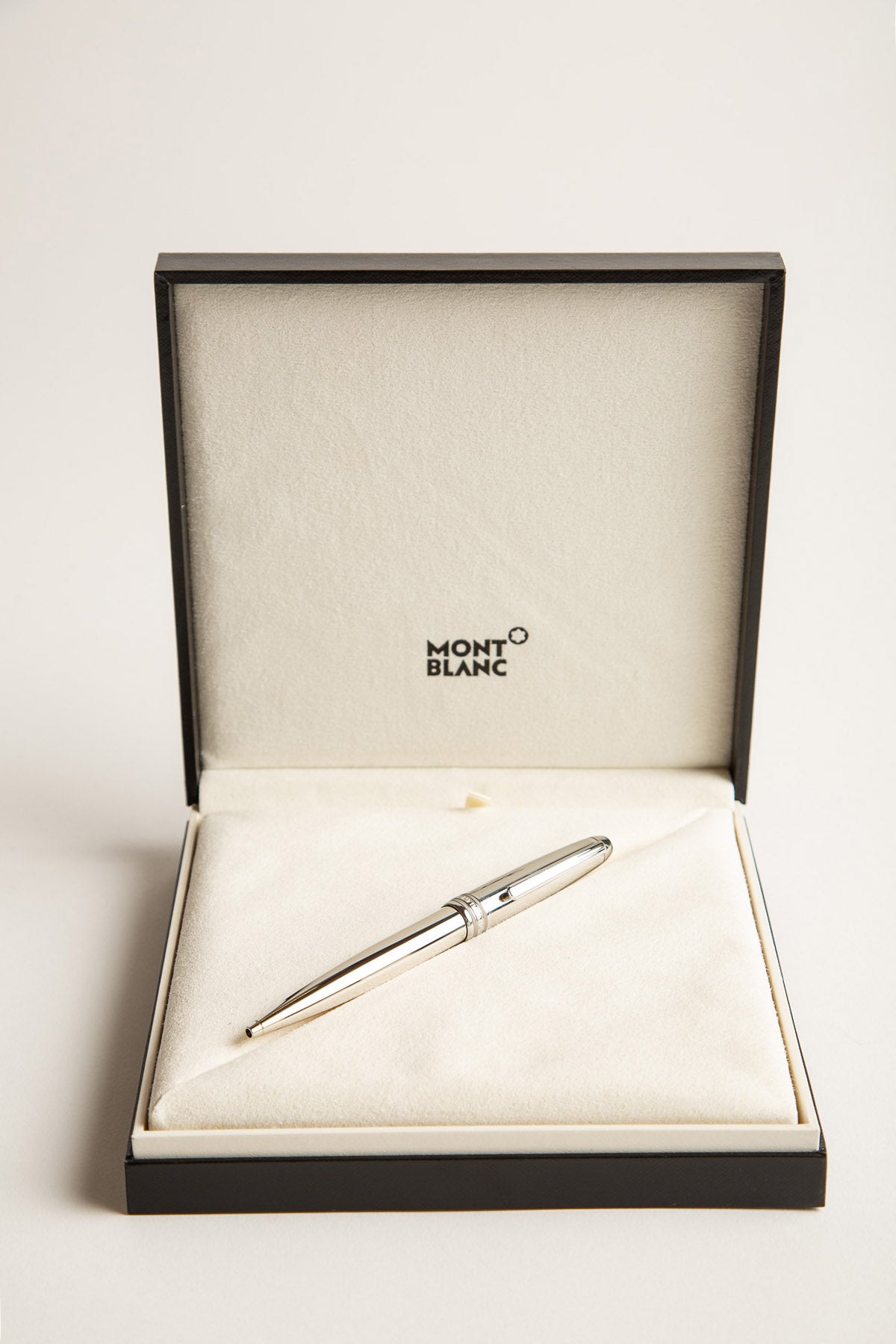 VETEMENTS | BROKER PEN - MAXFIELD LA