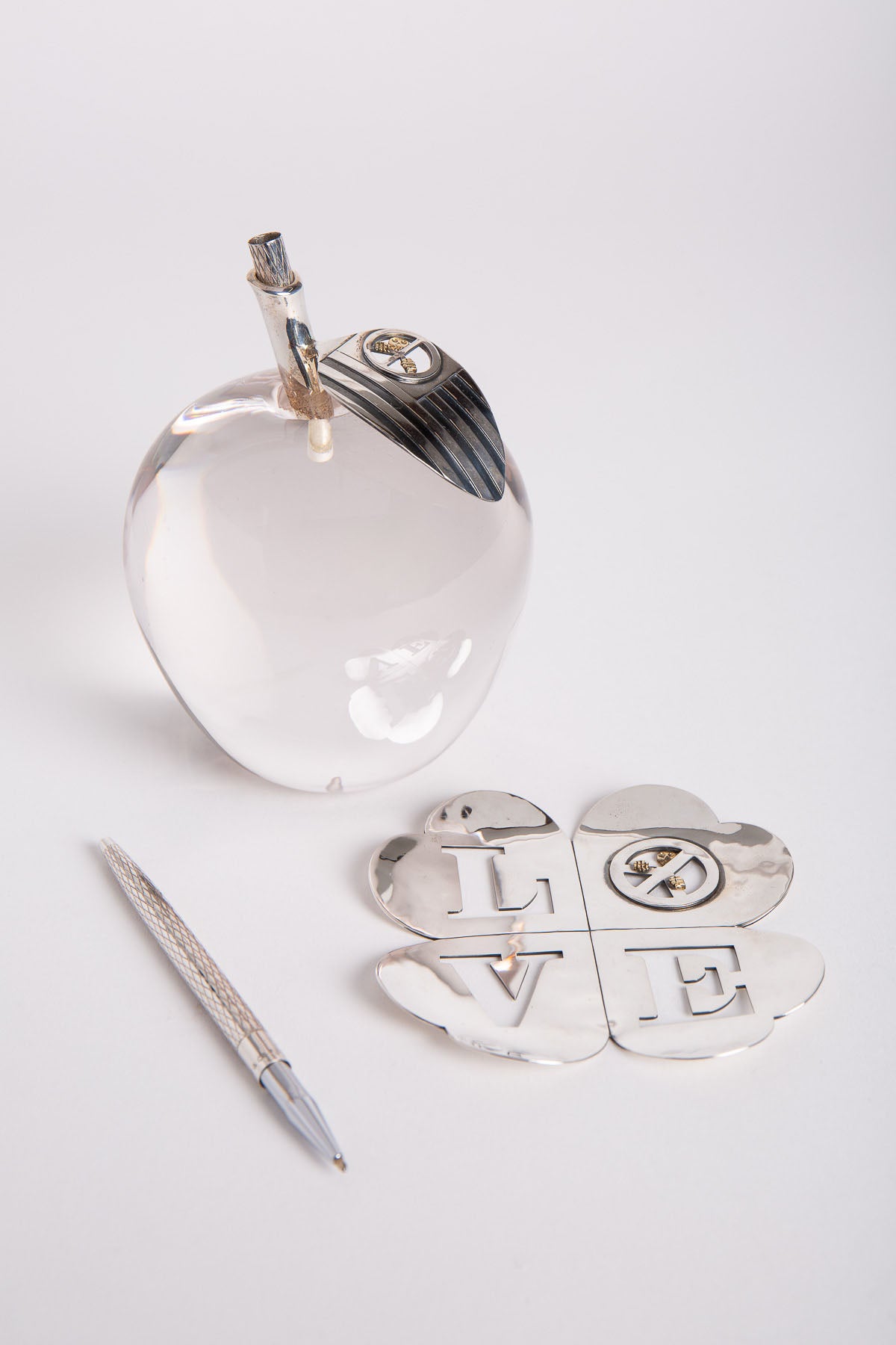 BLIND MAN TOGS | VINTAGE CARTIER APPLE TIFFANY TRAY PEN HOLDER