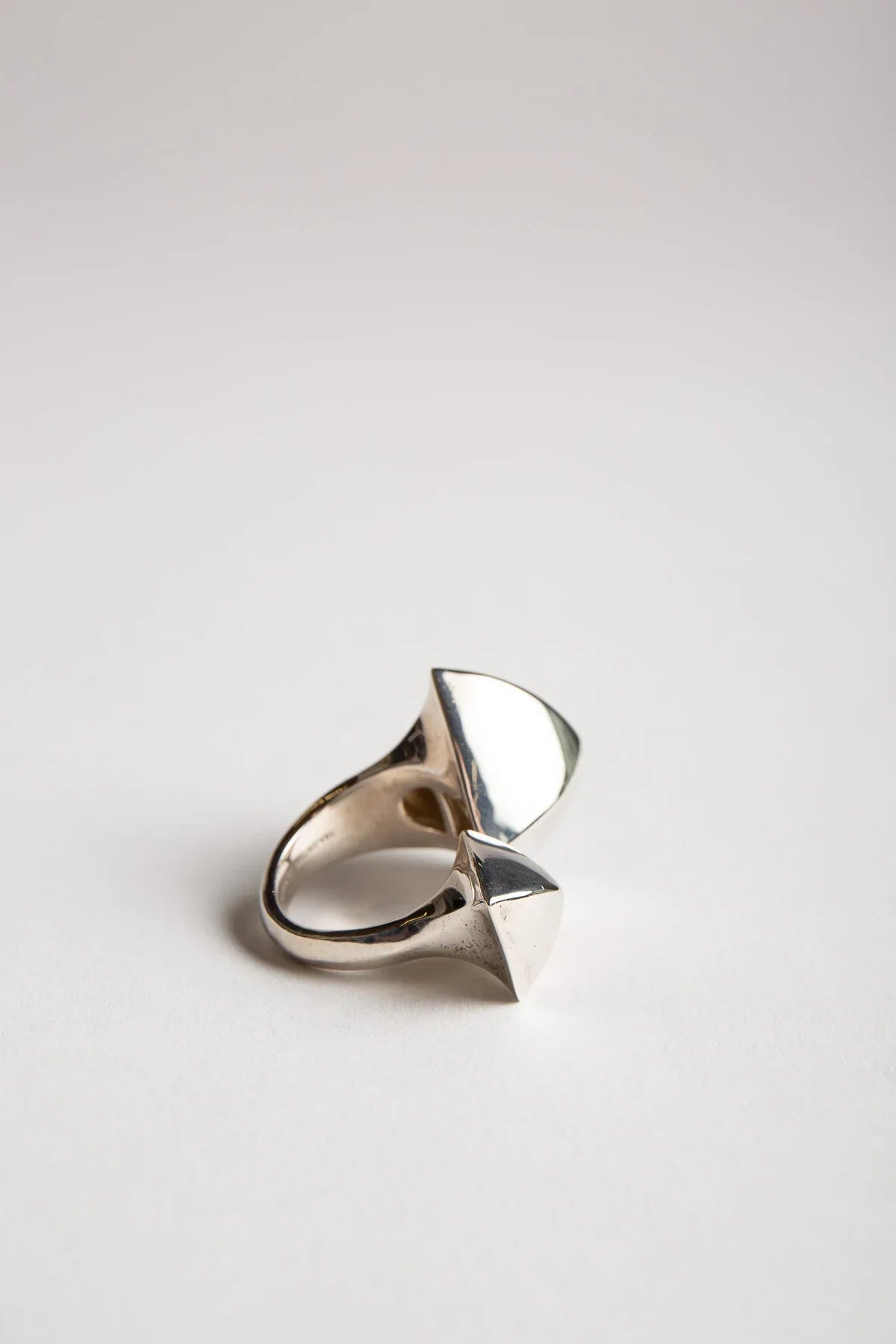 HERMÈS | 1970'S BETWEEN FINGER RING