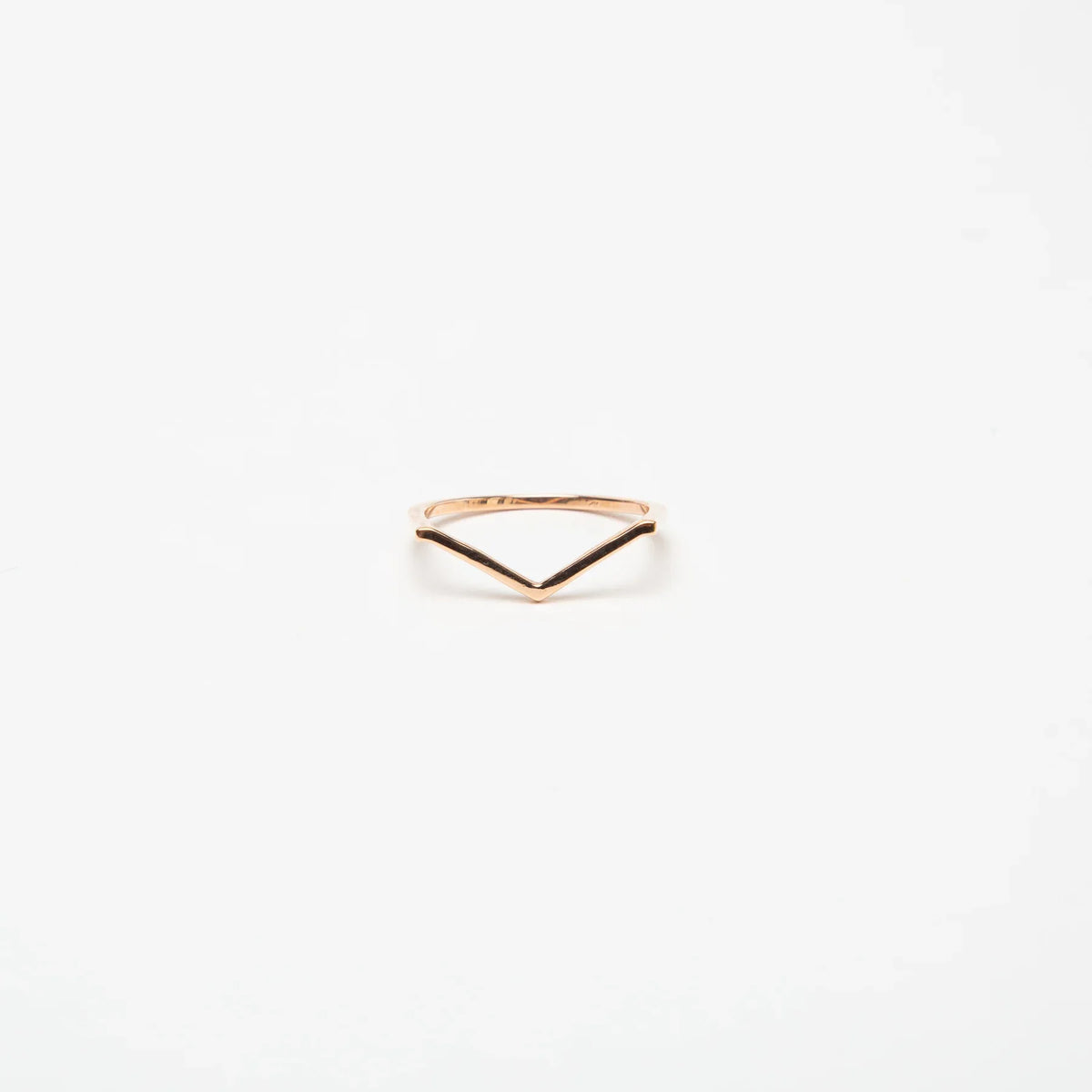 KWIT | 14K ROSE GOLD LETTER V RING