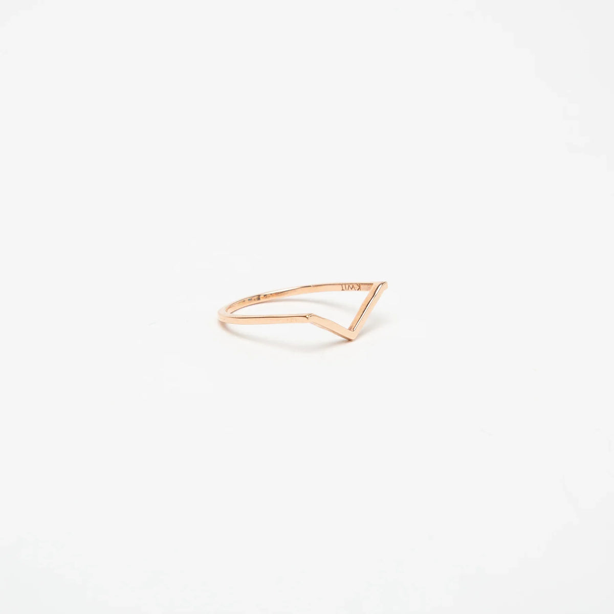 KWIT | 14K ROSE GOLD LETTER V RING