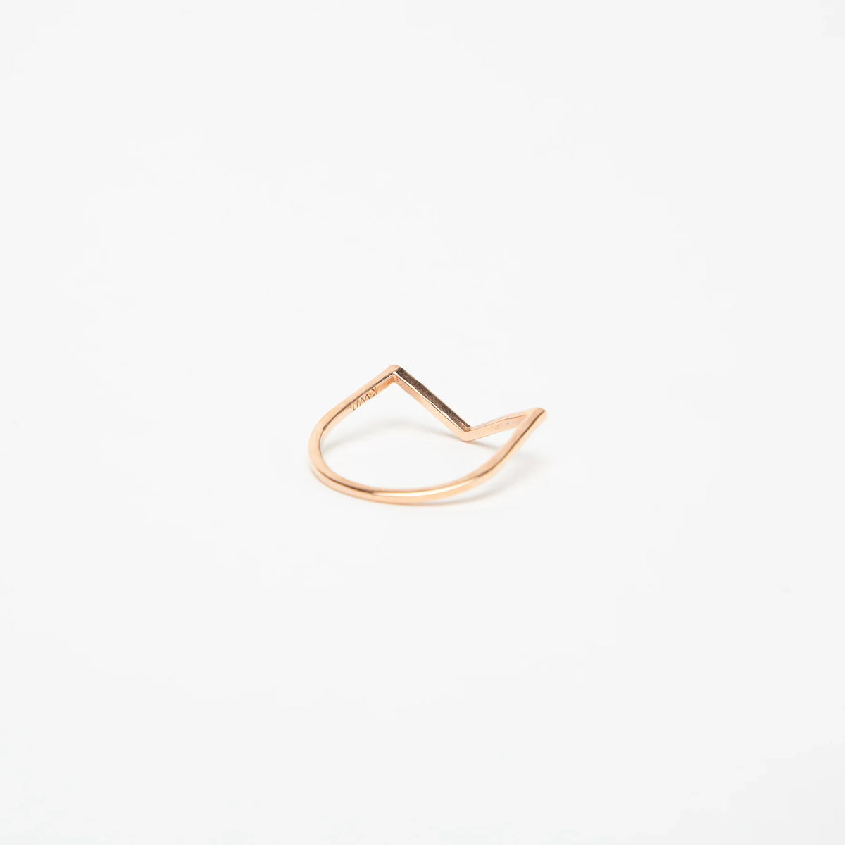 KWIT | 14K ROSE GOLD LETTER V RING