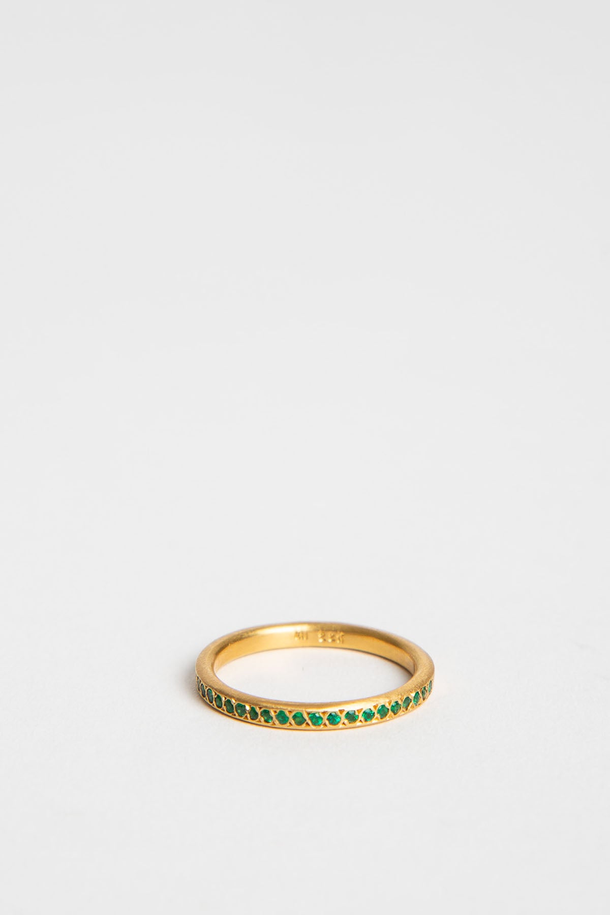 Eli Halili | Thin Gold Emerald Band