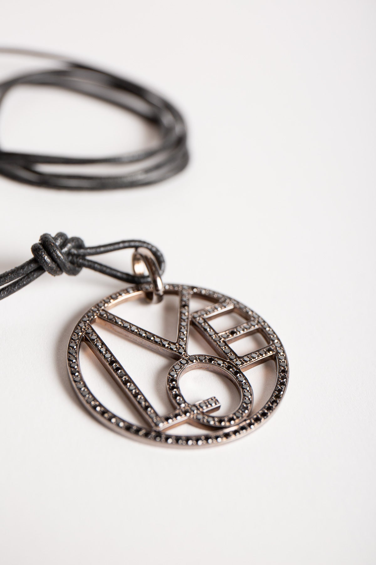 MAXFIELD PRIVATE COLLECTION | BLACK DIAMOND XL LOVE NECKLACE